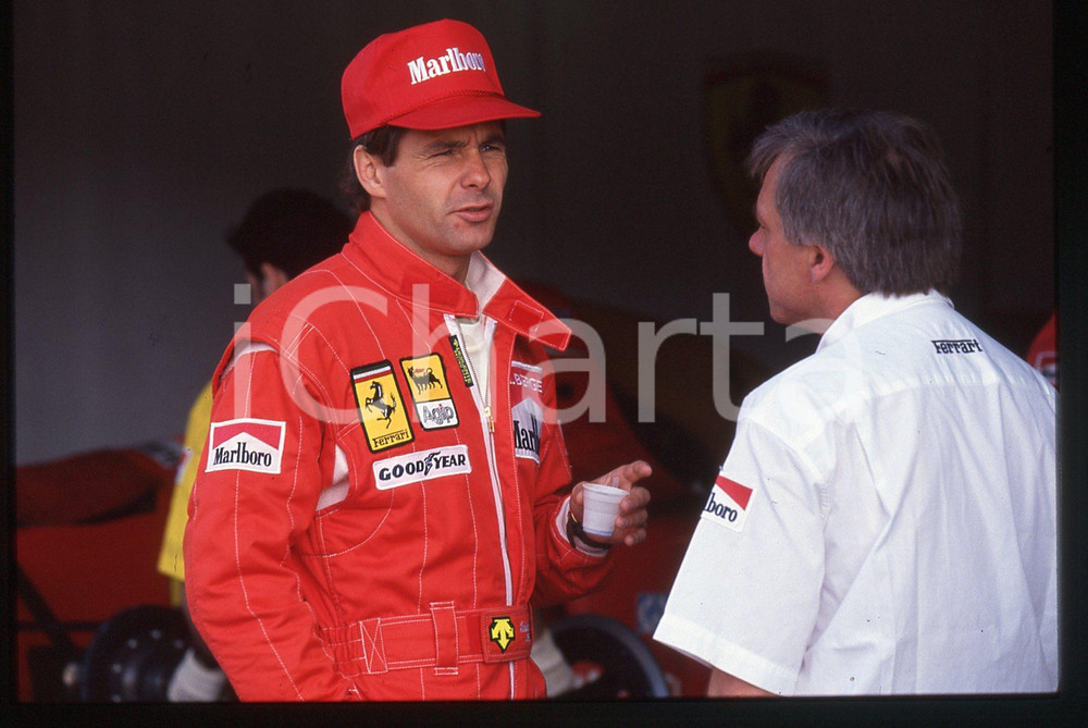 Gerhard BERGER - F1 Pilota scuderia FERRARI - 1995 ca 35 mm vintage slide 21 Diapositiva d'epoca, in formato 35 mm.CONDIZIONI: GOODE' severamente vietata la riproduzione. Tutti i diritti sono riservati. ICharta mette in vendita, sul negozio eBay e in esclusiva sul sito "icharta" il proprio archivio composto da numerose diapositive e negativi fotografici d'epoca, tutti originali e autentici, che attraversano la storia del costume italiano tra gli la fine degli anni Sessanta e Novanta.Si tratta di uno sguardo inedito sull'attualità, la politica, la vita quotidiana, il gossip e la cultura, che fotografa il cambiamento della nazione in quest'ultimo scorcio del XX secolo. Un'occasione unica per il mercato del collezionismo, che vede finalmente disponibile un archivio eccezionale per vastità, tematiche e condizioni, in un settore (il negativo fotografico e la diapositiva) di assoluta novità e dalle interessanti prospettive di investimento.  GOOD/buono   originale e autentica 1