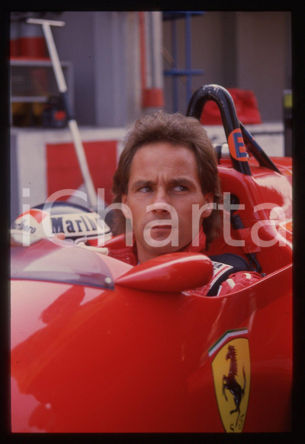 Gerhard BERGER - F1 Pilota scuderia FERRARI - 1995 ca 35 mm vintage slide 32 Diapositiva d'epoca, in formato 35 mm.CONDIZIONI: GOODE' severamente vietata la riproduzione. Tutti i diritti sono riservati.ICharta mette in vendita, sul negozio eBay e in esclusiva sul sito "icharta" il proprio archivio composto da numerose diapositive e negativi fotografici d'epoca, tutti originali e autentici, che attraversano la storia del costume italiano tra gli la fine degli anni Sessanta e Novanta.Si tratta di uno sguardo inedito sull'attualità, la politica, la vita quotidiana, il gossip e la cultura, che fotografa il cambiamento della nazione in quest'ultimo scorcio del XX secolo. Un'occasione unica per il mercato del collezionismo, che vede finalmente disponibile un archivio eccezionale per vastità, tematiche e condizioni, in un settore (il negativo fotografico e la diapositiva) di assoluta novità e dalle interessanti prospettive di investimento.  GOOD/buono   originale e autentica 1