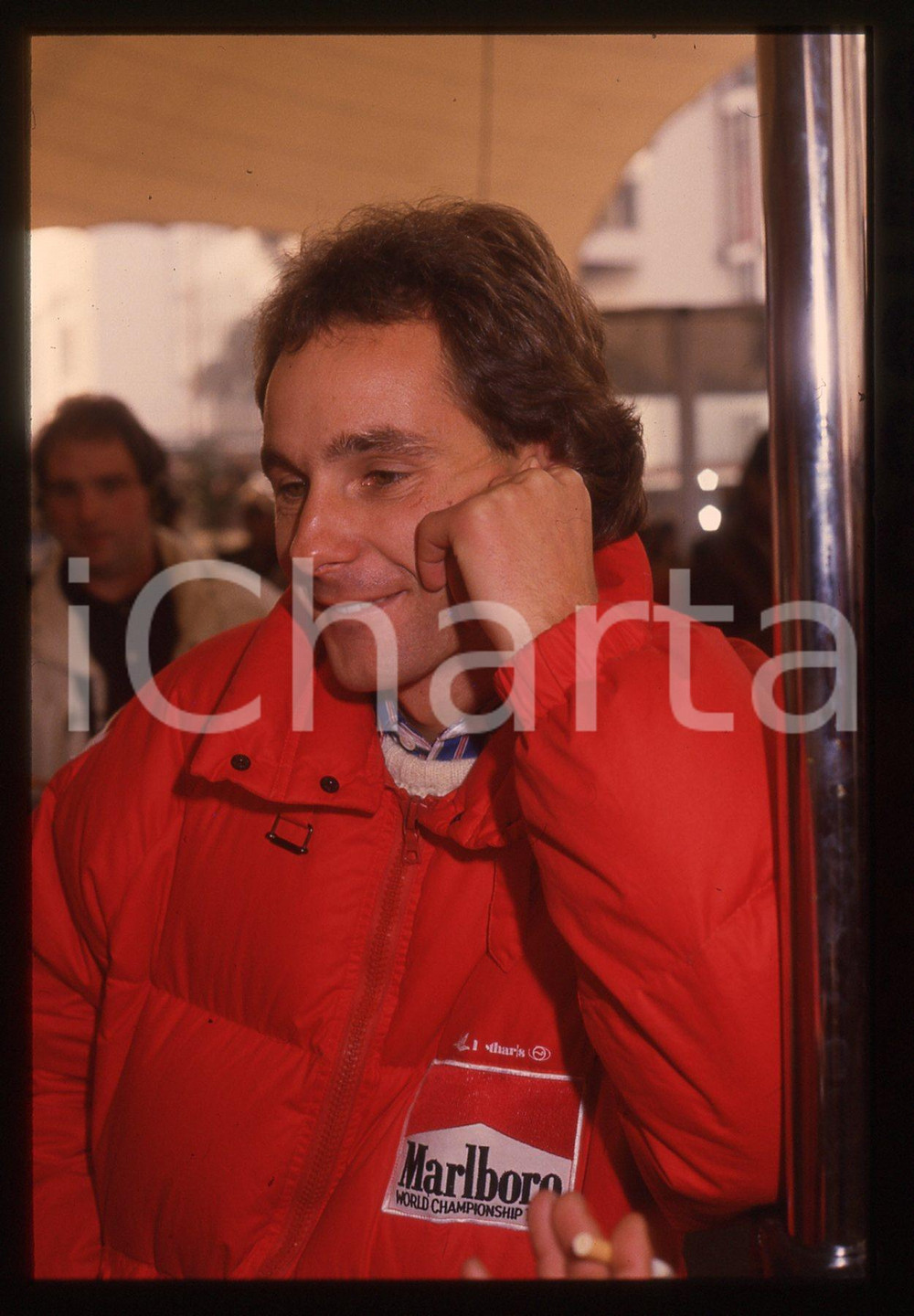 Gerhard BERGER - F1 Pilota scuderia FERRARI - 1995 ca 35 mm vintage slide 36 Diapositiva d'epoca, in formato 35 mm.CONDIZIONI: GOODE' severamente vietata la riproduzione. Tutti i diritti sono riservati.ICharta mette in vendita, sul negozio eBay e in esclusiva sul sito "icharta" il proprio archivio composto da numerose diapositive e negativi fotografici d'epoca, tutti originali e autentici, che attraversano la storia del costume italiano tra gli la fine degli anni Sessanta e Novanta.Si tratta di uno sguardo inedito sull'attualità, la politica, la vita quotidiana, il gossip e la cultura, che fotografa il cambiamento della nazione in quest'ultimo scorcio del XX secolo. Un'occasione unica per il mercato del collezionismo, che vede finalmente disponibile un archivio eccezionale per vastità, tematiche e condizioni, in un settore (il negativo fotografico e la diapositiva) di assoluta novità e dalle interessanti prospettive di investimento.  GOOD/buono   originale e autentica 1