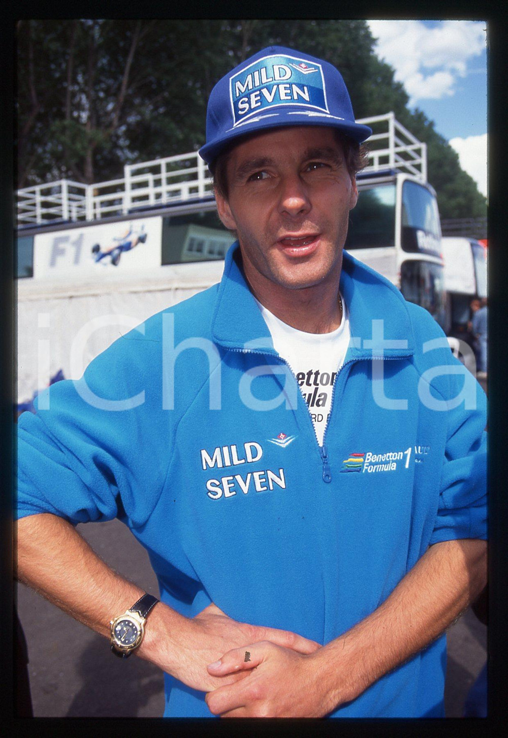 Gerhard BERGER - F1 Pilota scuderia BENETTON - 1996 35 mm vintage slide 7 Diapositiva d'epoca, in formato 35 mm.CONDIZIONI: GOODE' severamente vietata la riproduzione. Tutti i diritti sono riservati.ICharta mette in vendita, sul negozio eBay e in esclusiva sul sito "icharta" il proprio archivio composto da numerose diapositive e negativi fotografici d'epoca, tutti originali e autentici, che attraversano la storia del costume italiano tra gli la fine degli anni Sessanta e Novanta.Si tratta di uno sguardo inedito sull'attualità, la politica, la vita quotidiana, il gossip e la cultura, che fotografa il cambiamento della nazione in quest'ultimo scorcio del XX secolo. Un'occasione unica per il mercato del collezionismo, che vede finalmente disponibile un archivio eccezionale per vastità, tematiche e condizioni, in un settore (il negativo fotografico e la diapositiva) di assoluta novità e dalle interessanti prospettive di investimento.  GOOD/buono   originale e autentica 1