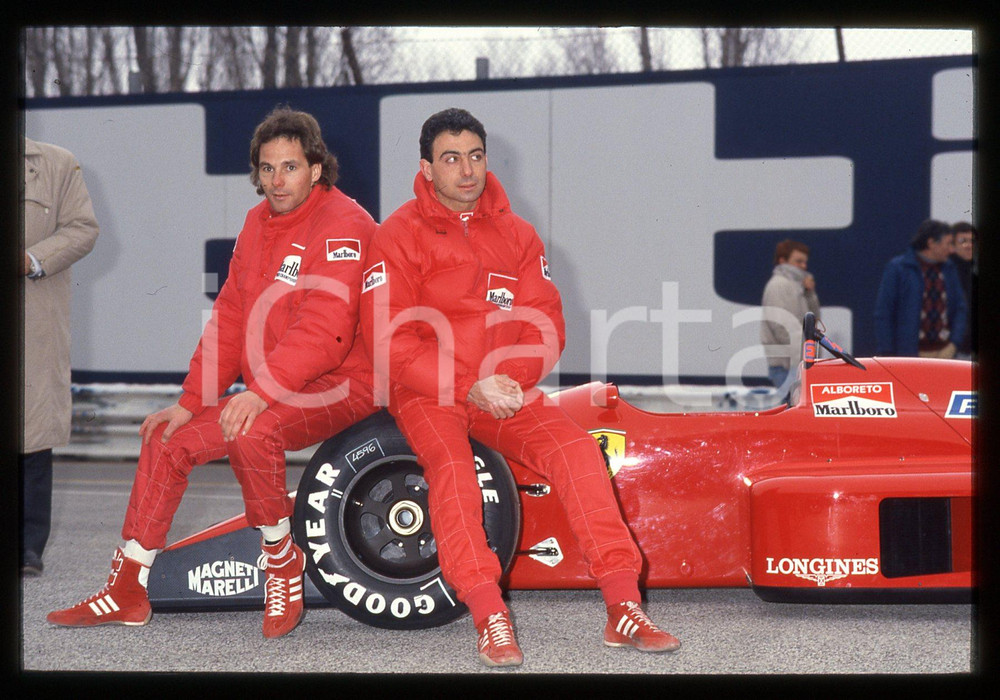 Gerhard BERGER e Michele ALBORETO con FERRARI F1-87 1987 35 mm vintage slide 3 Diapositiva d'epoca, in formato 35 mm.CONDIZIONI: GOODE' severamente vietata la riproduzione. Tutti i diritti sono riservati.Nella diapositiva ICharta mette in vendita, sul negozio eBay e in esclusiva sul sito "icharta" il proprio archivio composto da numerose diapositive e negativi fotografici d'epoca, tutti originali e autentici, che attraversano la storia del costume italiano tra gli la fine degli anni Sessanta e Novanta.Si tratta di uno sguardo inedito sull'attualit&agrave;, la politica, la vita quotidiana, il gossip e la cultura, che fotografa il cambiamento della nazione in quest'ultimo scorcio del XX secolo. Un'occasione unica per il mercato del collezionismo, che vede finalmente disponibile un archivio eccezionale per vastit&agrave;, tematiche e condizioni, in un settore (il negativo fotografico e la diapositiva) di assoluta novit&agrave; e dalle interessanti prospettive di investimento.  GOOD/buono   originale e autentica 1