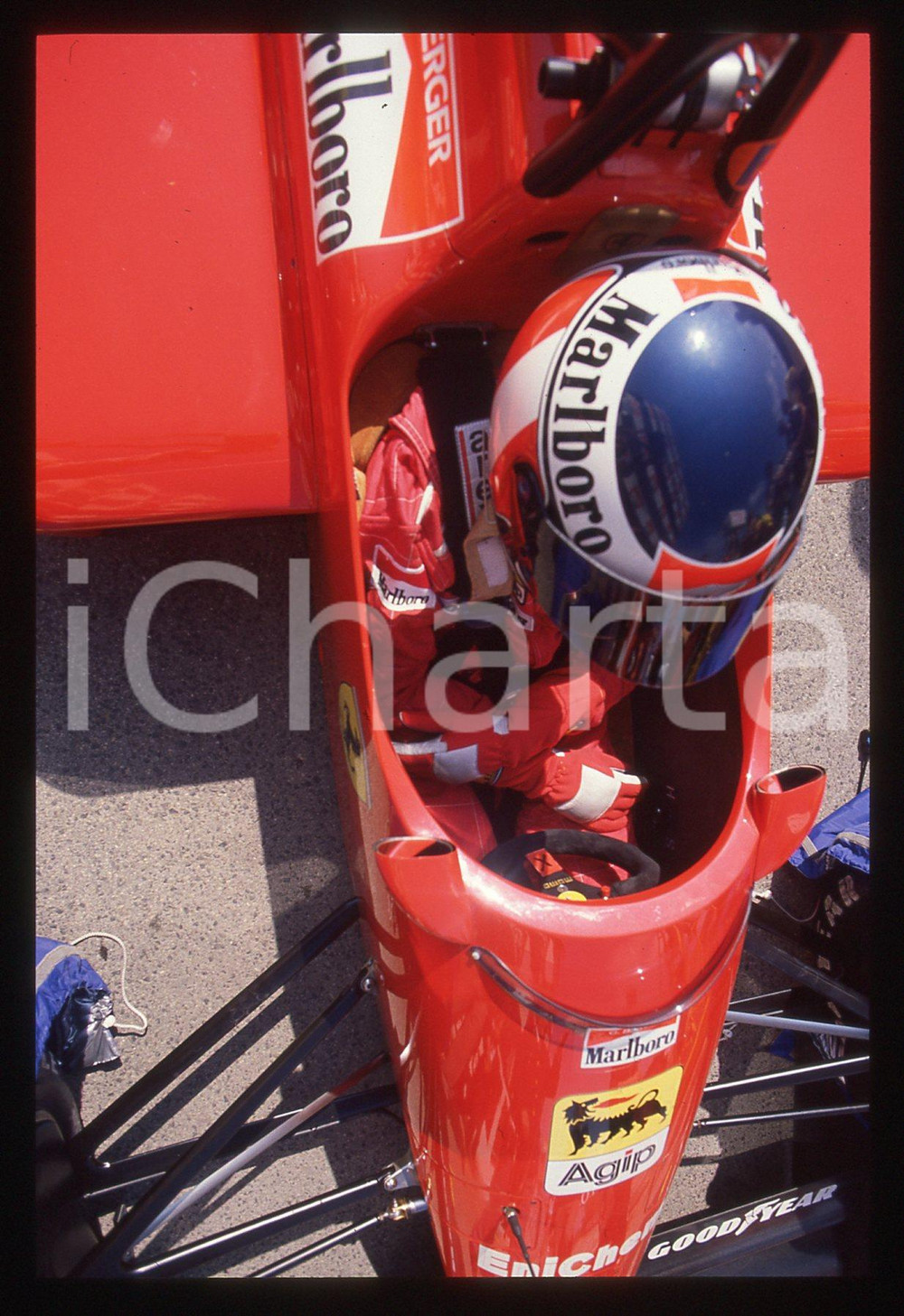 Gerhard BERGER - F1 Pilota scuderia FERRARI - 1995 ca 35 mm vintage slide 39 Diapositiva d'epoca, in formato 35 mm.CONDIZIONI: GOODE' severamente vietata la riproduzione. Tutti i diritti sono riservati.ICharta mette in vendita, sul negozio eBay e in esclusiva sul sito "icharta" il proprio archivio composto da numerose diapositive e negativi fotografici d'epoca, tutti originali e autentici, che attraversano la storia del costume italiano tra gli la fine degli anni Sessanta e Novanta.Si tratta di uno sguardo inedito sull'attualità, la politica, la vita quotidiana, il gossip e la cultura, che fotografa il cambiamento della nazione in quest'ultimo scorcio del XX secolo. Un'occasione unica per il mercato del collezionismo, che vede finalmente disponibile un archivio eccezionale per vastità, tematiche e condizioni, in un settore (il negativo fotografico e la diapositiva) di assoluta novità e dalle interessanti prospettive di investimento.  GOOD/buono   originale e autentica 1