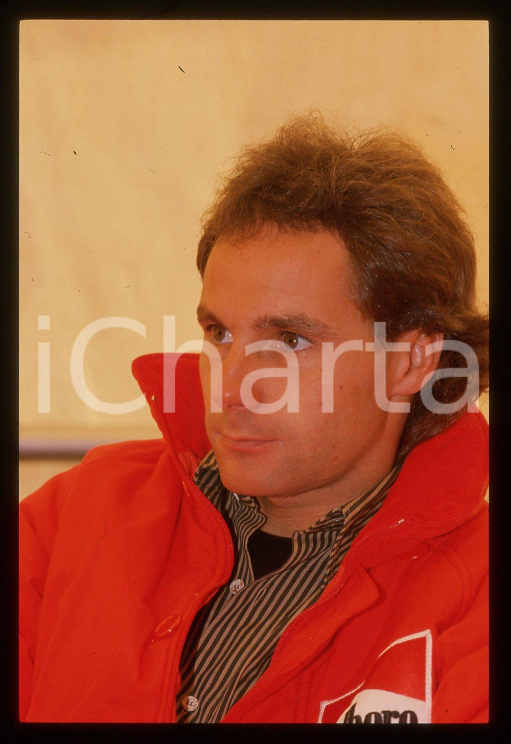 Gerhard BERGER - F1 Pilota scuderia FERRARI - 1995 ca 35 mm vintage slide 40 Diapositiva d'epoca, in formato 35 mm.CONDIZIONI: GOODE' severamente vietata la riproduzione. Tutti i diritti sono riservati.ICharta mette in vendita, sul negozio eBay e in esclusiva sul sito "icharta" il proprio archivio composto da numerose diapositive e negativi fotografici d'epoca, tutti originali e autentici, che attraversano la storia del costume italiano tra gli la fine degli anni Sessanta e Novanta.Si tratta di uno sguardo inedito sull'attualità, la politica, la vita quotidiana, il gossip e la cultura, che fotografa il cambiamento della nazione in quest'ultimo scorcio del XX secolo. Un'occasione unica per il mercato del collezionismo, che vede finalmente disponibile un archivio eccezionale per vastità, tematiche e condizioni, in un settore (il negativo fotografico e la diapositiva) di assoluta novità e dalle interessanti prospettive di investimento.  GOOD/buono   originale e autentica 1