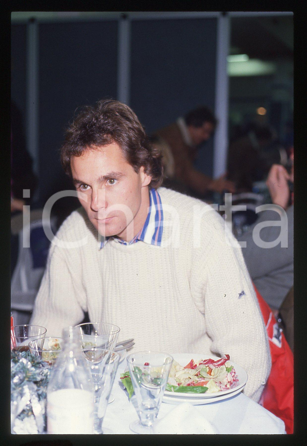 Gerhard BERGER - F1 Pilota scuderia FERRARI - 1995 ca 35 mm vintage slide 51 Diapositiva d'epoca, in formato 35 mm.CONDIZIONI: GOODE' severamente vietata la riproduzione. Tutti i diritti sono riservati.ICharta mette in vendita, sul negozio eBay e in esclusiva sul sito "icharta" il proprio archivio composto da numerose diapositive e negativi fotografici d'epoca, tutti originali e autentici, che attraversano la storia del costume italiano tra gli la fine degli anni Sessanta e Novanta.Si tratta di uno sguardo inedito sull'attualità, la politica, la vita quotidiana, il gossip e la cultura, che fotografa il cambiamento della nazione in quest'ultimo scorcio del XX secolo. Un'occasione unica per il mercato del collezionismo, che vede finalmente disponibile un archivio eccezionale per vastità, tematiche e condizioni, in un settore (il negativo fotografico e la diapositiva) di assoluta novità e dalle interessanti prospettive di investimento.  GOOD/buono   originale e autentica 1