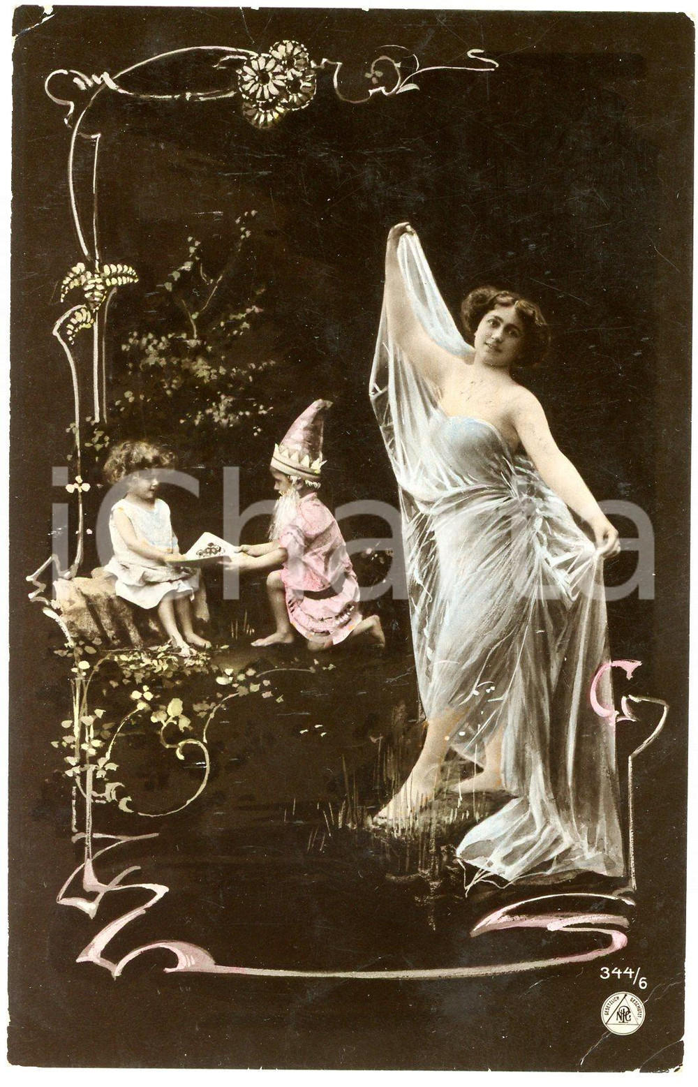 1905 Nymph on water with gnome and fairy children - Uranotypie vintage postcard  Cartolina postale d'epoca, viaggiata.CONDIZIONI: POOR (piegature angolari e al lato superiore)FORMATO: FP    originale e autentica 1