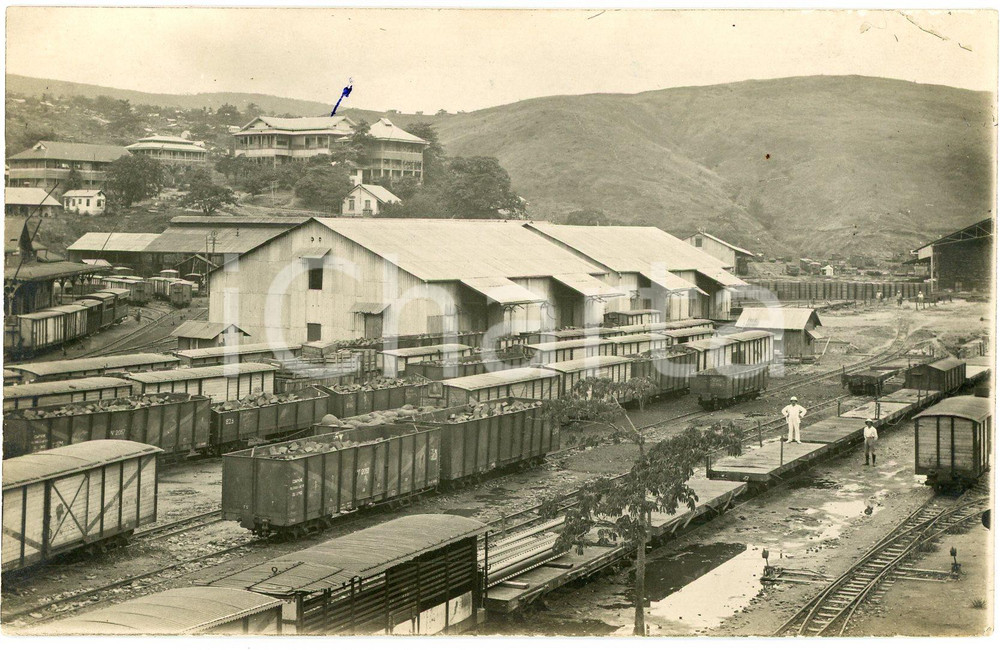 1930 ca CONGO BELGE - Mines du KATANGA - Gare de chargement - Photo 14x9 cm Fotografia originale d'epoca, in formato cartolina postale. GOOD/buono ma piccola macchia centrale Formato: 14x9 cm originale e autentica 1