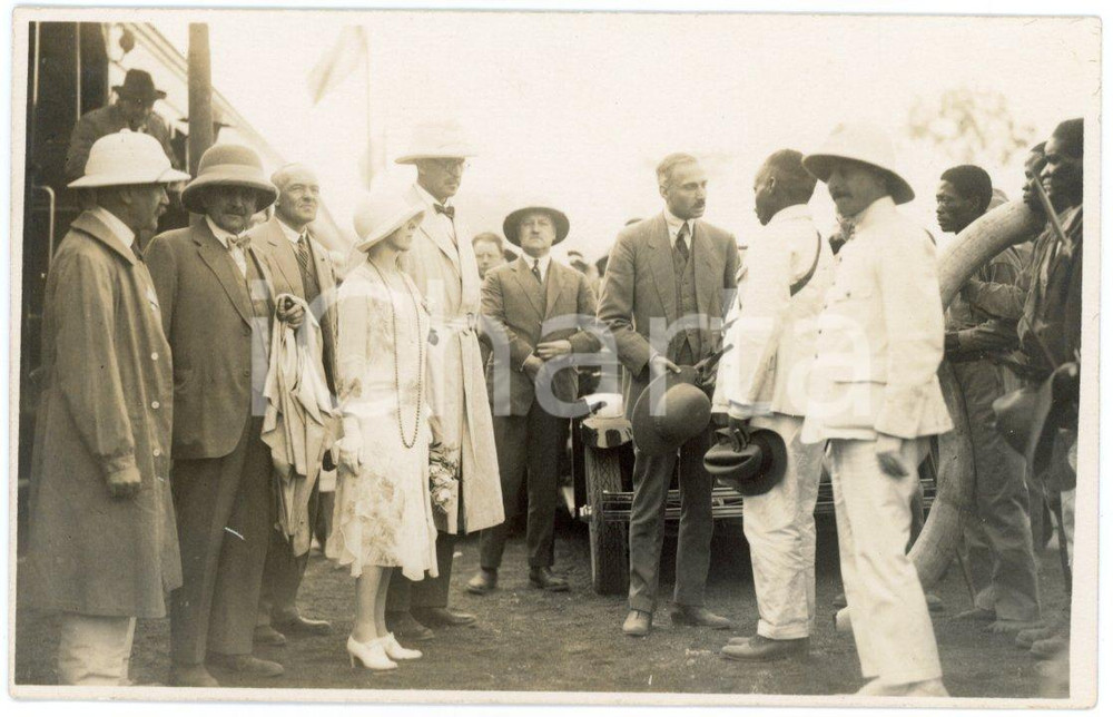 1928 CONGO BELGE Mines KATANGA Visite Roi Albert Ier Reine (6) Photo GABRIEL 516 Fotografia originale d'epoca, scattata durante la visita dei sovrani Alberto I ed Elisabetta del Belgio in Congo.FOTOGRAFO: L&eacute;opold Gabriel - Panda - Katanga GOOD/buono  Formato: 14x9 cm originale e autentica 1