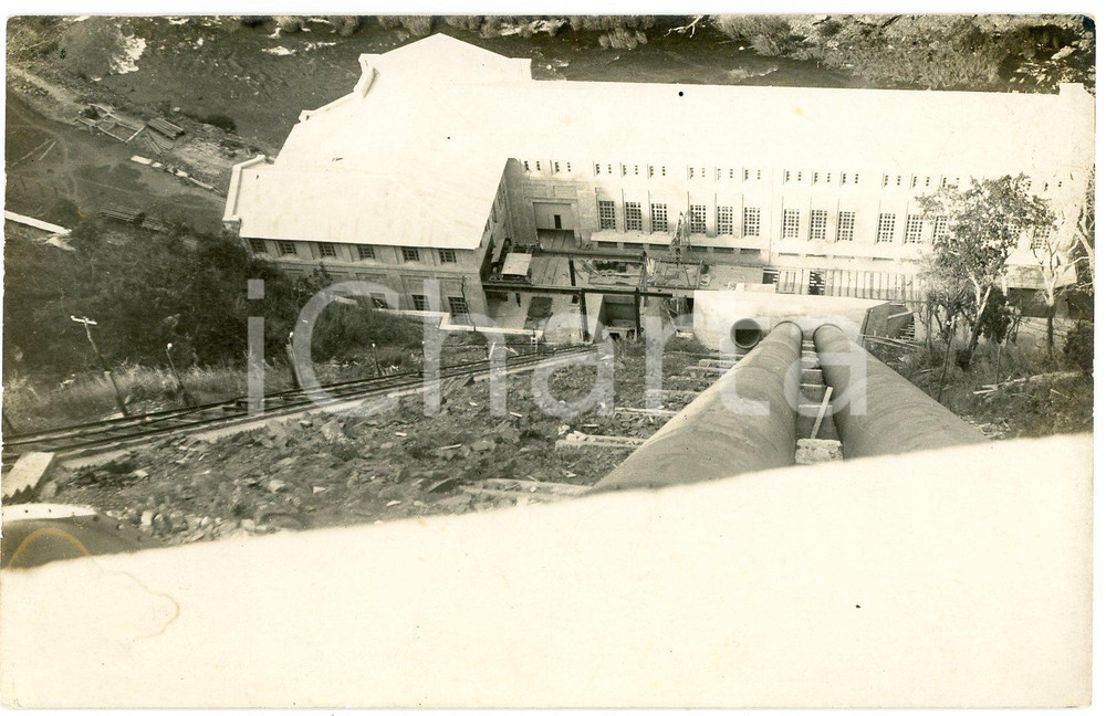 1930 ca CONGO BELGE - MWADINGUSHA Centrale hydroélectrique - Photo 14x9 cm Fotografia d'epoca, in formato cartolina postale. FAIR/discreto macchia di umidità al lato sinistro Formato: 14x9 cm originale e autentica 1