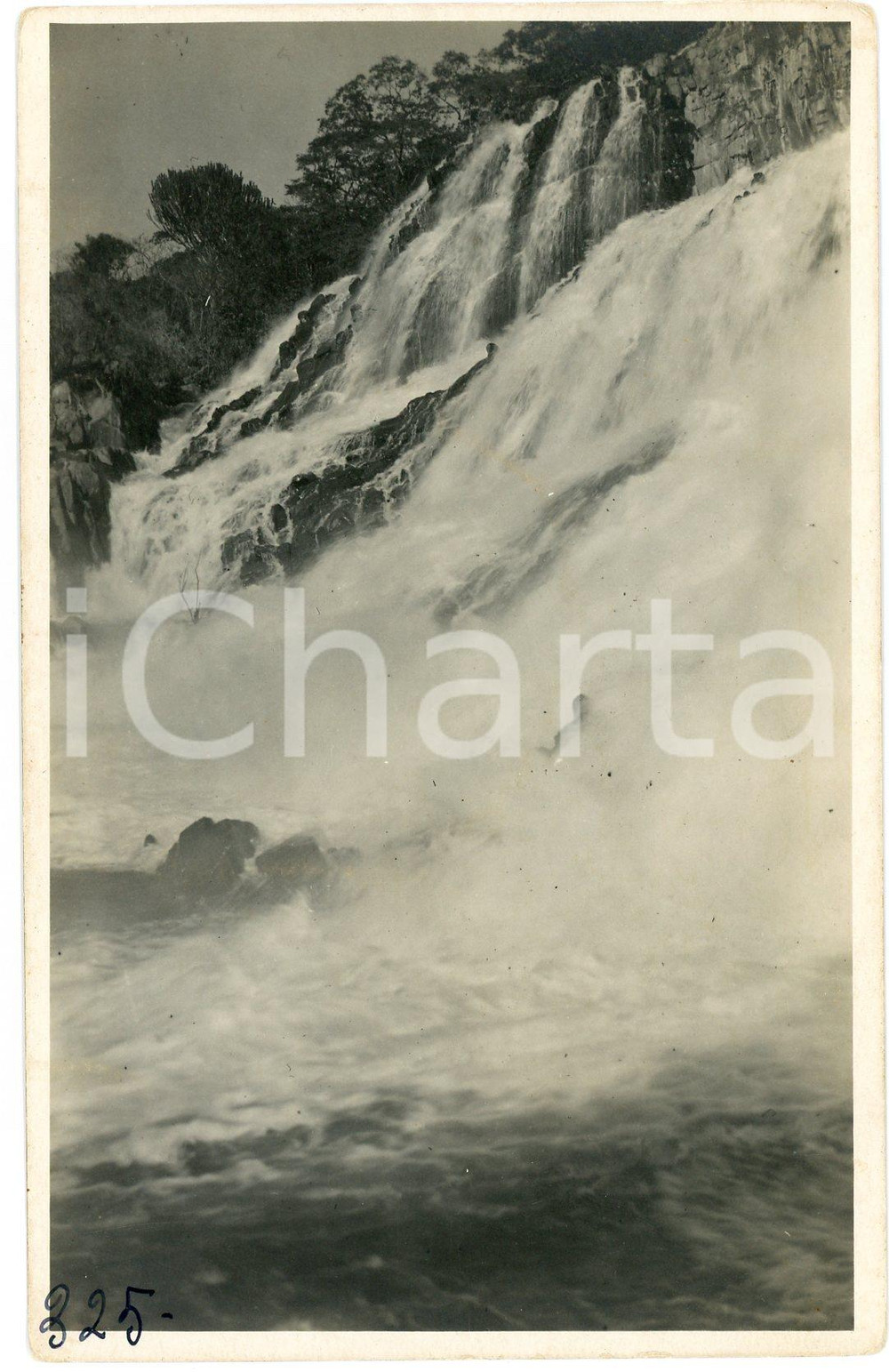 1930 ca CONGO BELGE - KATANGA - Chutes *Photo Léopold GABRIEL 325 Fotografia originale d'epoca, con timbro del fotografo al verso.FOTOGRAFO: L&eacute;opold Gabriel - Panda - Katanga  GOOD/buono  Formato: 9x14 cm originale e autentica 1