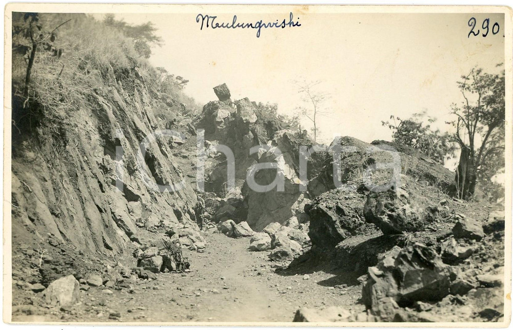 1930 ca CONGO BELGE - KATANGA - MULUNGWISHI - Rocks *Photo Léopold GABRIEL 290 Fotografia originale d'epoca, in formato cartolina postale.FOTOGRAFO: L&eacute;opold Gabriel - Panda - Katanga  GOOD/buono minime macchie Formato: 14x9 cm originale e autentica 1