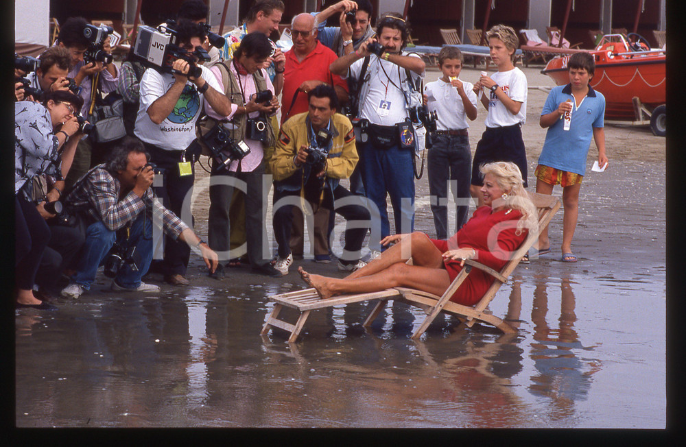 Fotografia d epoca originale Sandra MILO al Lido  Mostra del Cinema di VENEZIA 1990 35mm vintage slide 9 1