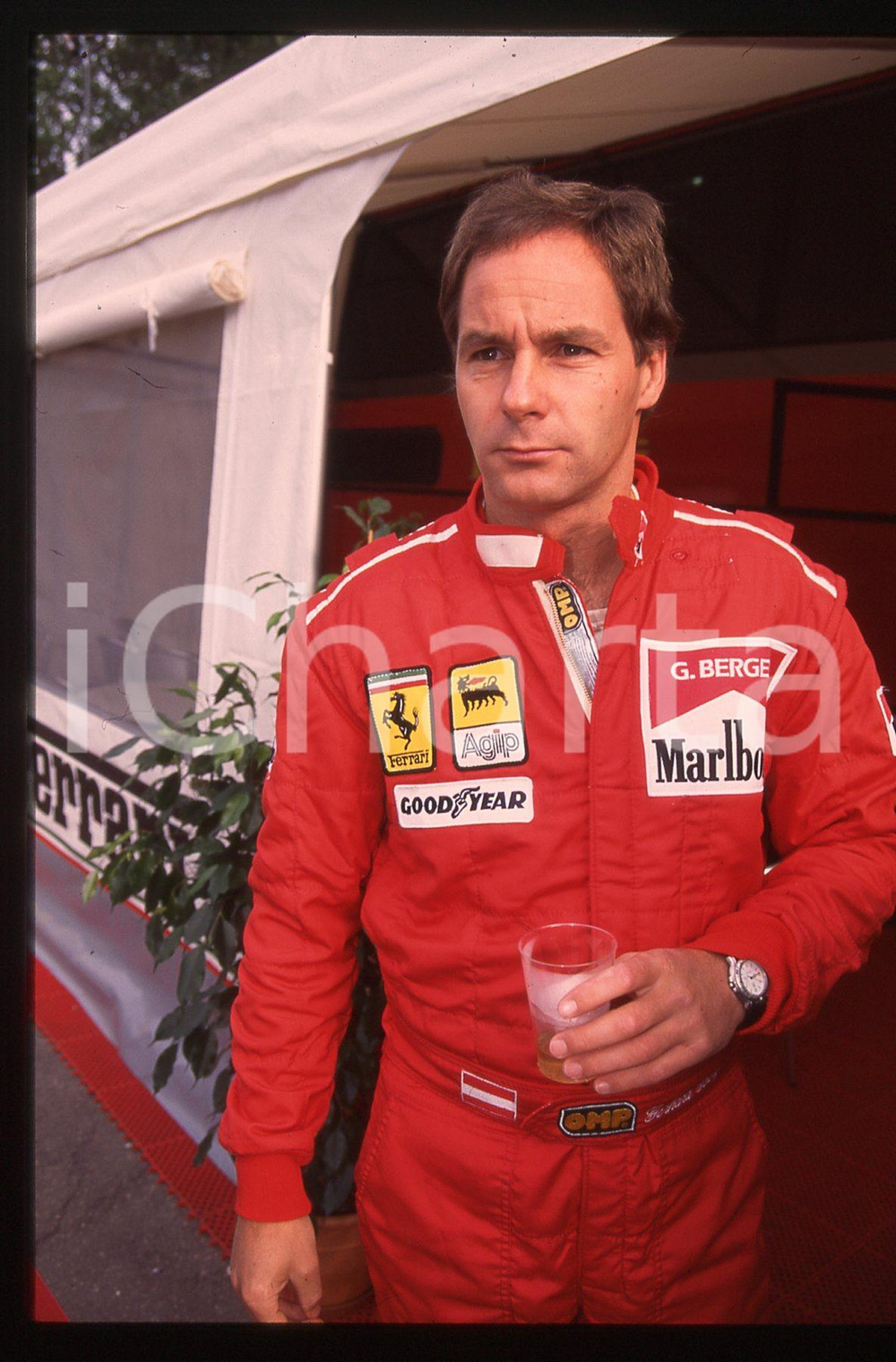 Gerhard BERGER - F1 Pilota scuderia FERRARI - 1995 ca 35 mm vintage slide 94 Diapositiva d'epoca, in formato 35 mm.CONDIZIONI: GOODE' severamente vietata la riproduzione. Tutti i diritti sono riservati.ICharta mette in vendita, sul negozio eBay e in esclusiva sul sito "icharta" il proprio archivio composto da numerose diapositive e negativi fotografici d'epoca, tutti originali e autentici, che attraversano la storia del costume italiano tra gli la fine degli anni Sessanta e Novanta.Si tratta di uno sguardo inedito sull'attualità, la politica, la vita quotidiana, il gossip e la cultura, che fotografa il cambiamento della nazione in quest'ultimo scorcio del XX secolo. Un'occasione unica per il mercato del collezionismo, che vede finalmente disponibile un archivio eccezionale per vastità, tematiche e condizioni, in un settore (il negativo fotografico e la diapositiva) di assoluta novità e dalle interessanti prospettive di investimento.  GOOD/buono   originale e autentica 1
