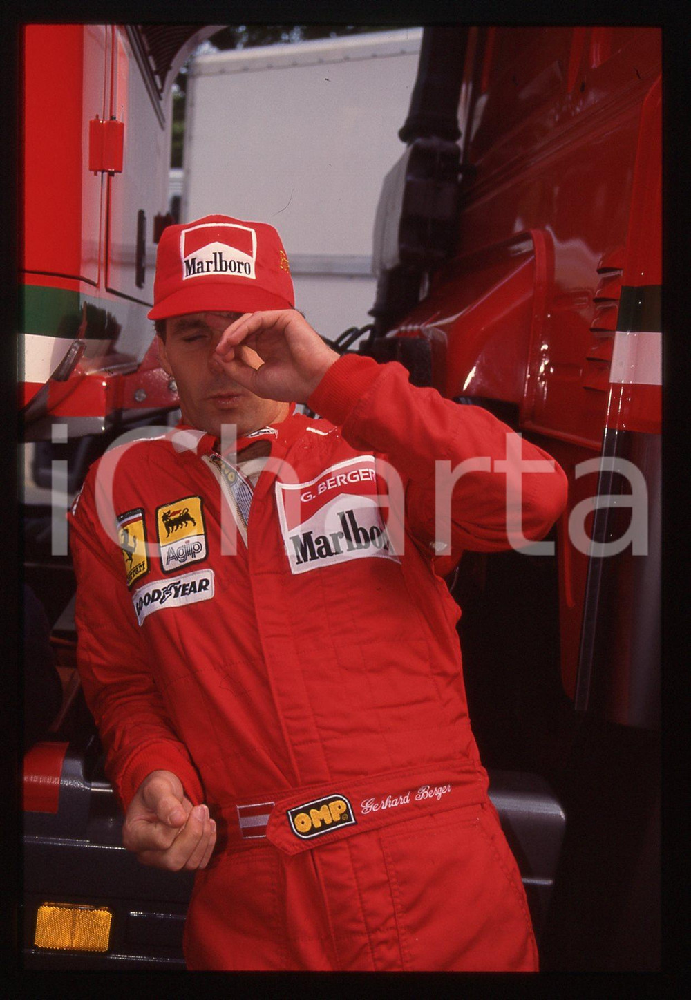 Gerhard BERGER - F1 Pilota scuderia FERRARI - 1995 ca 35 mm vintage slide 93 Diapositiva d'epoca, in formato 35 mm.CONDIZIONI: GOODE' severamente vietata la riproduzione. Tutti i diritti sono riservati.ICharta mette in vendita, sul negozio eBay e in esclusiva sul sito "icharta" il proprio archivio composto da numerose diapositive e negativi fotografici d'epoca, tutti originali e autentici, che attraversano la storia del costume italiano tra gli la fine degli anni Sessanta e Novanta.Si tratta di uno sguardo inedito sull'attualità, la politica, la vita quotidiana, il gossip e la cultura, che fotografa il cambiamento della nazione in quest'ultimo scorcio del XX secolo. Un'occasione unica per il mercato del collezionismo, che vede finalmente disponibile un archivio eccezionale per vastità, tematiche e condizioni, in un settore (il negativo fotografico e la diapositiva) di assoluta novità e dalle interessanti prospettive di investimento.  GOOD/buono   originale e autentica 1