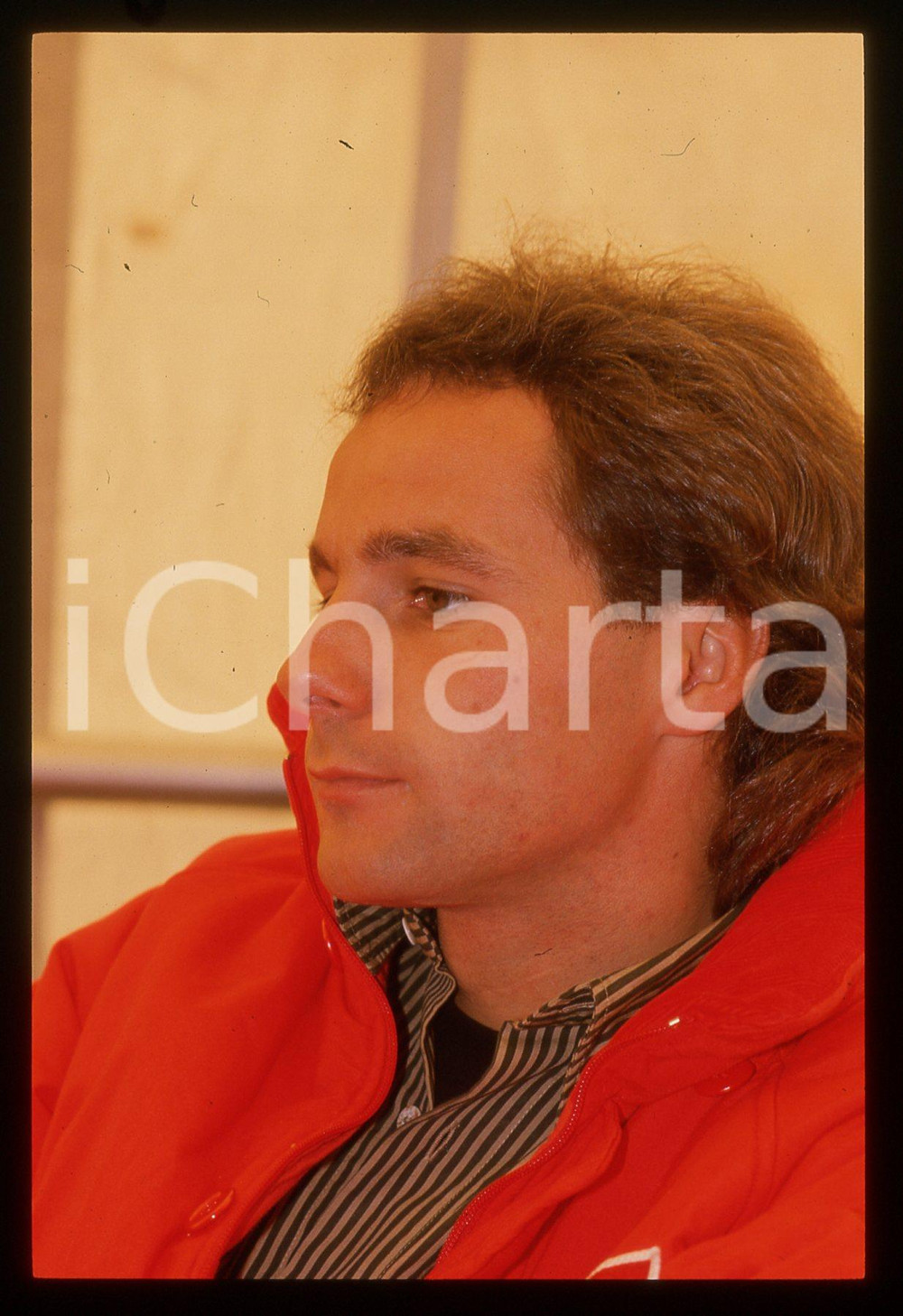 Gerhard BERGER - F1 Pilota scuderia FERRARI - 1995 ca 35 mm vintage slide 64 Diapositiva d'epoca, in formato 35 mm.CONDIZIONI: GOODE' severamente vietata la riproduzione. Tutti i diritti sono riservati.ICharta mette in vendita, sul negozio eBay e in esclusiva sul sito "icharta" il proprio archivio composto da numerose diapositive e negativi fotografici d'epoca, tutti originali e autentici, che attraversano la storia del costume italiano tra gli la fine degli anni Sessanta e Novanta.Si tratta di uno sguardo inedito sull'attualità, la politica, la vita quotidiana, il gossip e la cultura, che fotografa il cambiamento della nazione in quest'ultimo scorcio del XX secolo. Un'occasione unica per il mercato del collezionismo, che vede finalmente disponibile un archivio eccezionale per vastità, tematiche e condizioni, in un settore (il negativo fotografico e la diapositiva) di assoluta novità e dalle interessanti prospettive di investimento.  GOOD/buono   originale e autentica 1