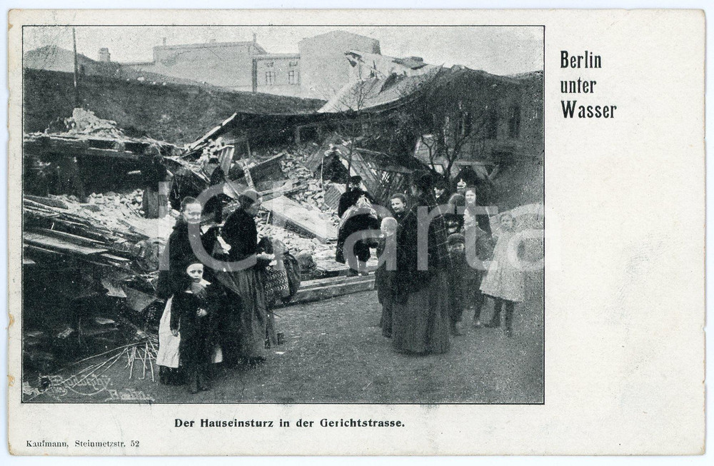 1900 ca BERLIN unter Wasser - Der Hauserinsturz in der Gerichtstrasse - Postcard  Cartolina postale d'epoca, non viaggiata. FAIR/discreto Lievi smussature agli angoli Formato: FP originale e autentica 1