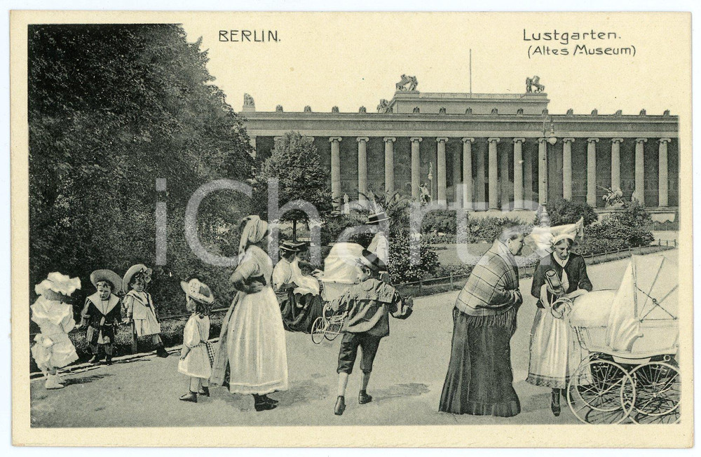 1920 ca BERLIN Lustgarten - Altes Museum - Photomontage - Carte postale FP NV  Cartolina postale d'epoca, non viaggiata.CONDIZIONI: GOODFORMATO: FP    originale e autentica 1