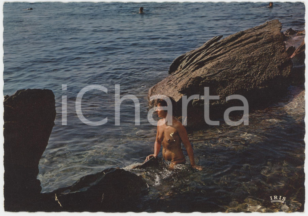 1980 ca ILE DU LEVANT Naturist village - Nude woman at the sea - Postcard FG VG  Cartolina d'epoca, non viaggiata. POOR/danneggiato Lievi smussature agli angoli, abrasioni al recto Formato: 10x15 cm originale e autentica 1