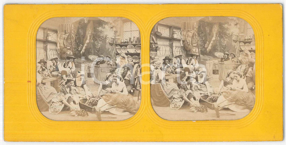 1890 ca FRANCE - COSTUME - Donne preparano ortaggi - Foto stereoscopica Fotografia stereoscopica d'epoca, su cartoncino rigido. POOR/danneggiato taglio a entrambe le fotografie Formato: 18x9 cm originale e autentica 1
