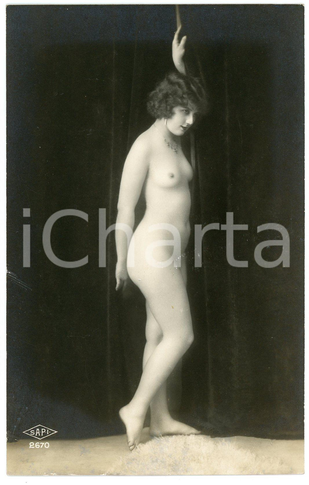 1910 ca VINTAGE EROTIC Nude woman with necklace - Postcard SAPI 2670  Fotografia seriale d'epoca, in formato cartolina.Editore SAPI - Serie 2670CONDIZIONI: F FORMATO: FP    originale e autentica 1