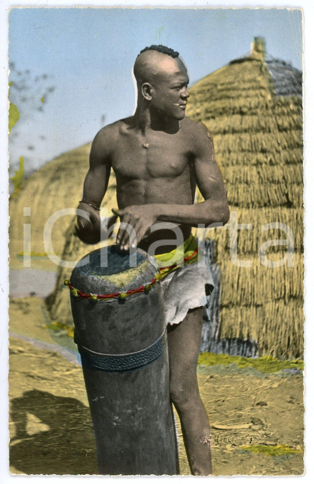 1960 ca AFRIQUE EN COULEURS Tam-tam - Carte postale FP NV  Cartolina postale d'epoca, non viaggiata.EDITORE: Editions Hoa-Qui, ParisSERIE: L'Afrique en couleurs - n. 210CONDIZIONI: FAIR FORMATO: FP    originale e autentica 1