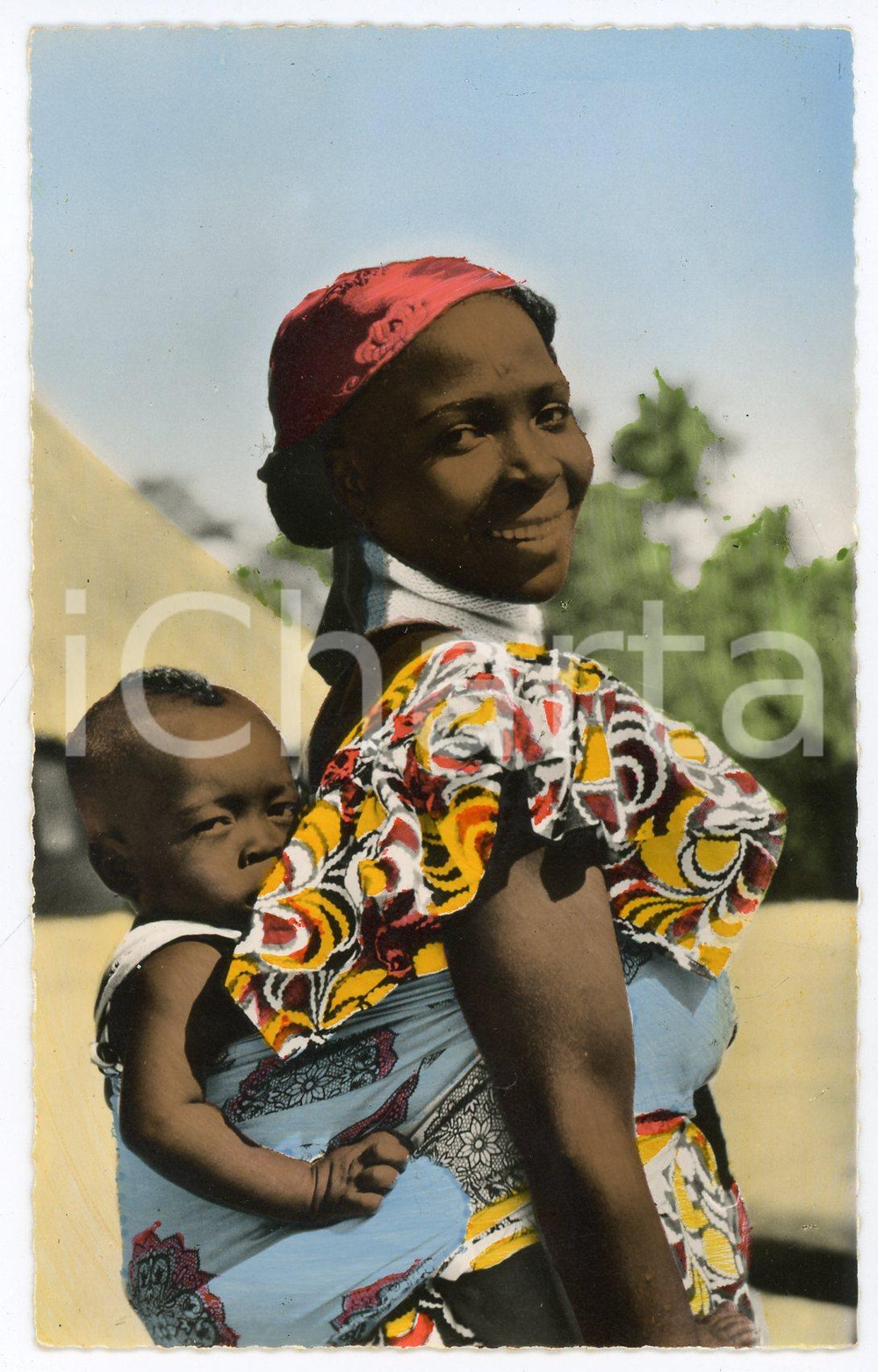 1960 ca AFRIQUE EN COULEURS Jeune maman - Carte postale FP NV  Cartolina postale d'epoca, non viaggiata.EDITORE: Editions Hoa-Qui, ParisSERIE: L'Afrique en couleurs - n. 1241CONDIZIONI: FAIR FORMATO: FP    originale e autentica 1