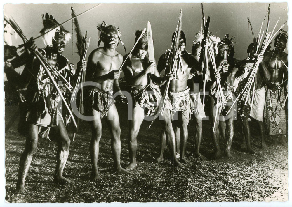 1950 ca A TRAVERS LE CONGO Danse de guerre Longenya - Carte postale FG NV  Cartolina postale d'epoca, non viaggiata.FOTOGRAFO: CongopresseEDIZIONI: Editions Film Photo Cine, Leopoldville CONDIZIONI: FAIRFORMATO: FG    originale e autentica 1