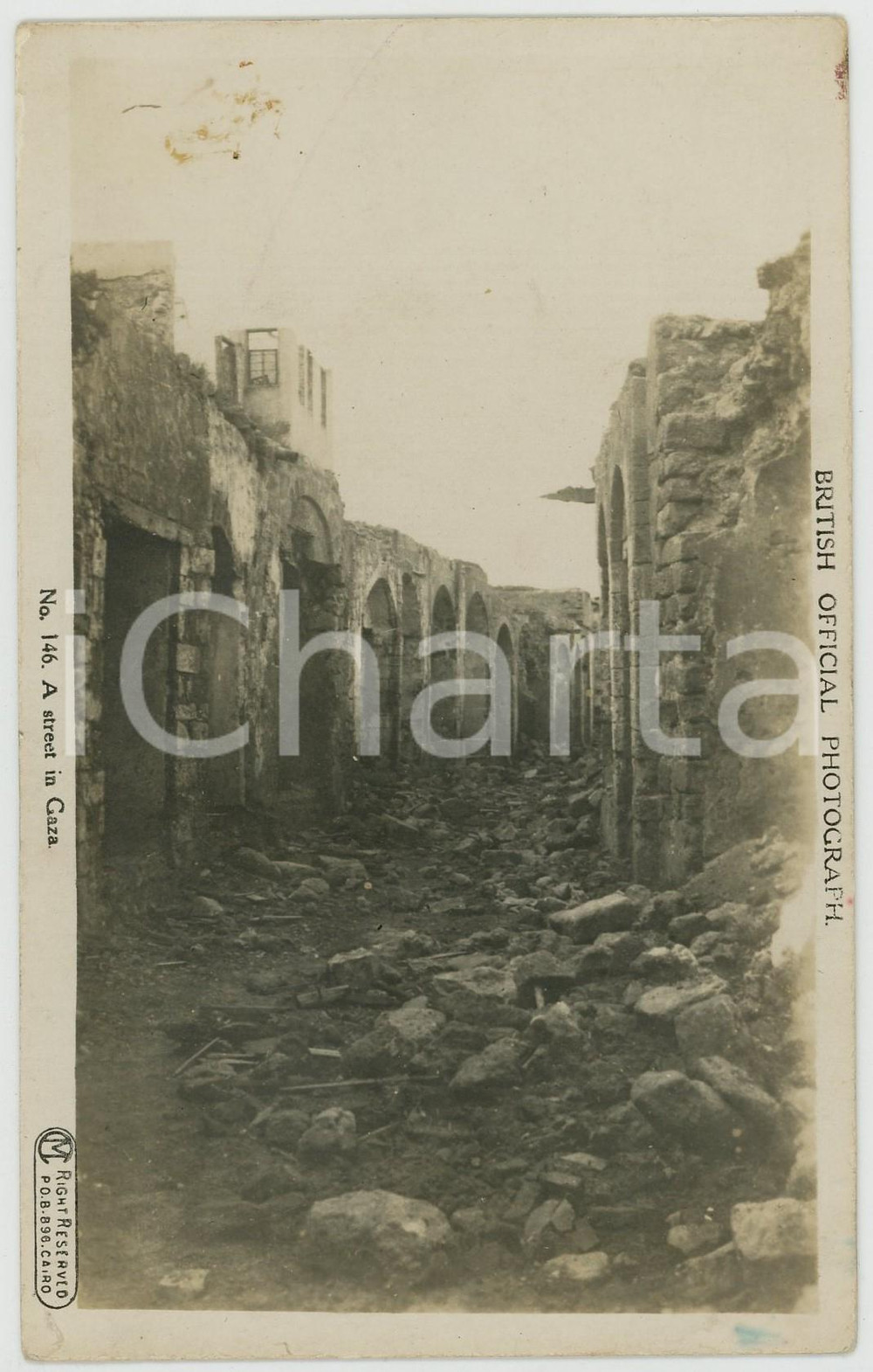 1918 WWI GAZA (PALESTINE) A street in Gaza -  RPPC Postcard British Official  Cartolina postale d'epoca, scritta ma non viaggiata. Sono stampate le seguenti indicazioni: &ldquo;British Official Postcard- No 146 A street in Gaza - Rights Reserved POB 896 Cairo&rdquo;.CONDIZIONI: FAIR (lievi macchie al lato superiore e al margine inferiore)FORMATO: FP    originale e autentica 1