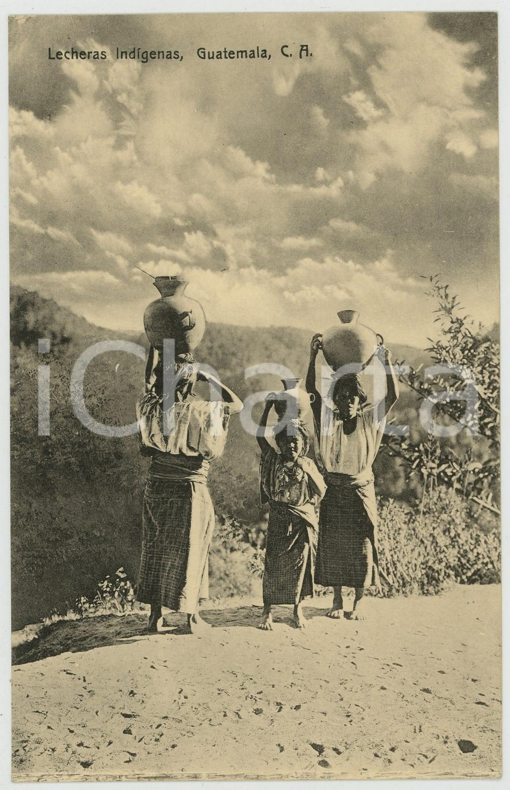 1910 ca GUATEMALA Lecheras indigenas - Postcard TYPES ETHNIC  Cartolina postale d'epoca, non viaggiata.CONDIZIONI: G FORMATO: FP    originale e autentica 1