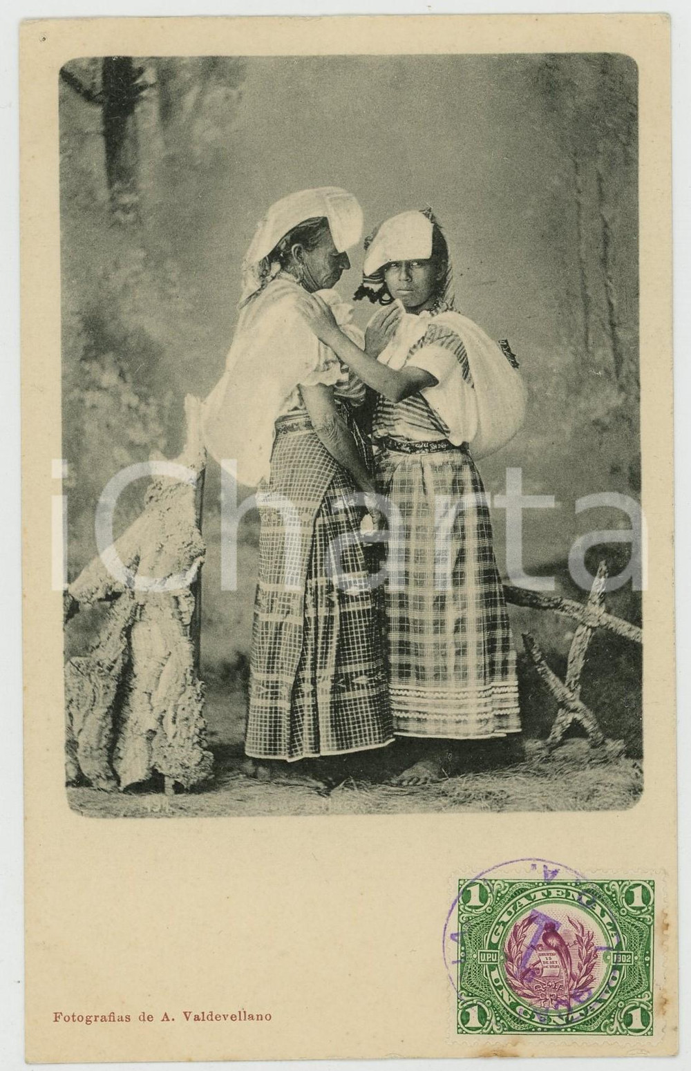 1900 ca GUATEMALA Dos mujeres indigenas - Postcard TYPES ETHNIC  Cartolina postale d'epoca, con bollo e timbro al recto.CONDIZIONI: G FORMATO: FP    originale e autentica 1