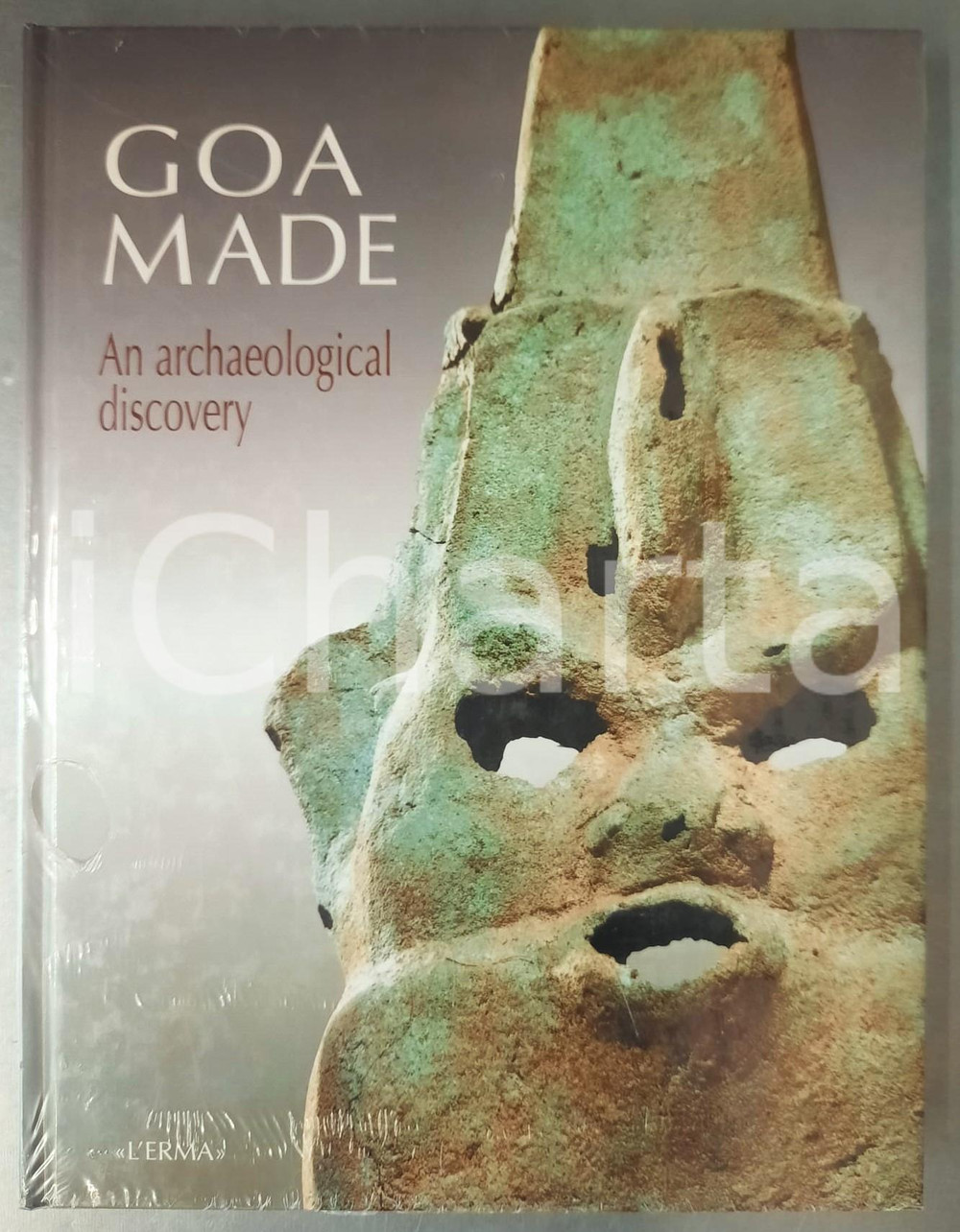 2012 GOA MADE An Archaeological Discovery  *L'Erma di Bretschneider Copertina cartonata. Testo in lingua inglese.Edizione a cura di cura di M. Vidale, Claudio Giardino, G. L. Bonora.Collana "Bibliotheca Archaeologica", 49.PAGINE:  300, 423 ill. b/nEDITORE: L'Erma di Bretschneider VERY GOOD/ottimo volume nuovo nel cellophane originale Formato: 21,5x28 cm originale e autentica 1