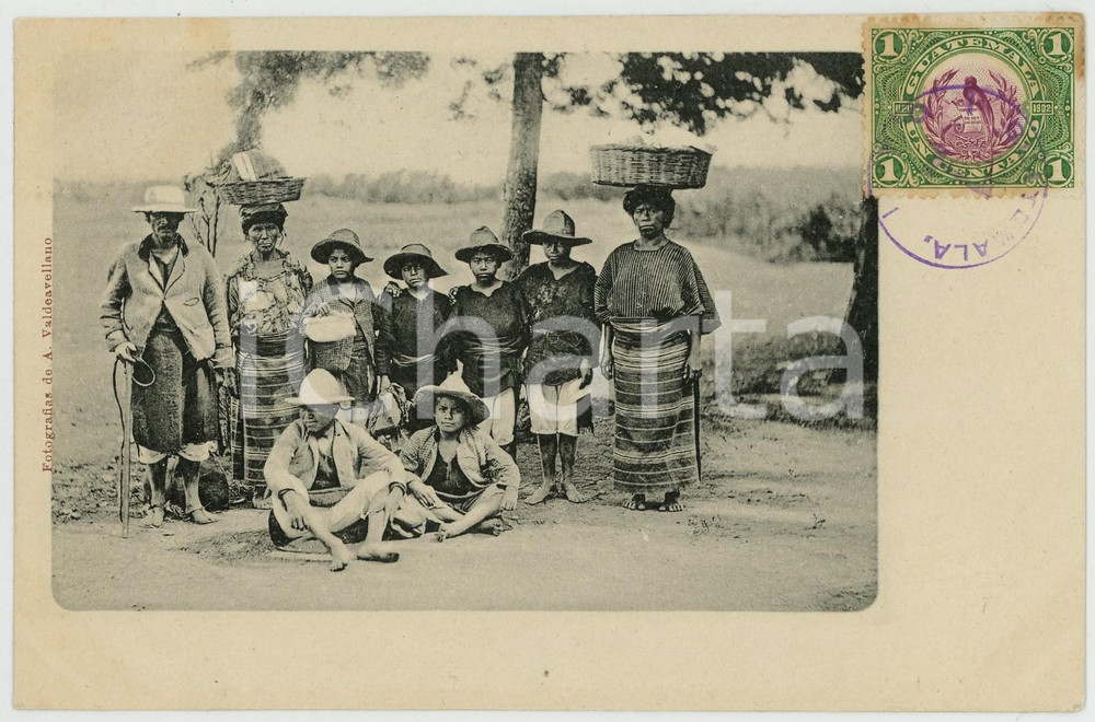 1900 ca GUATEMALA Group of indigenous people - Old postcard TYPES ETHNIC  Cartolina postale d'epoca, con bollo e timbro al recto.CONDIZIONI: G FORMATO: FP    originale e autentica 1