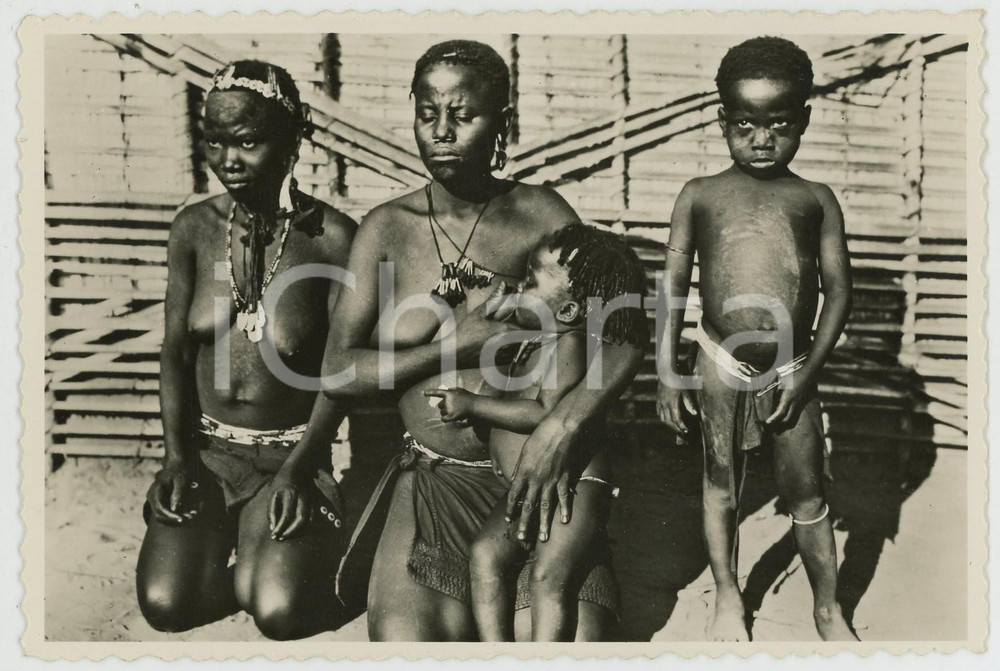 1950ca CONGO BELGE - KWANGO Types d'indigènes Bayaka NU ETHNIQUE Carte postale  Cartolina postale d'epoca, non viaggiata. CONDIZIONI: FAIR FORMATO: FP    originale e autentica 1