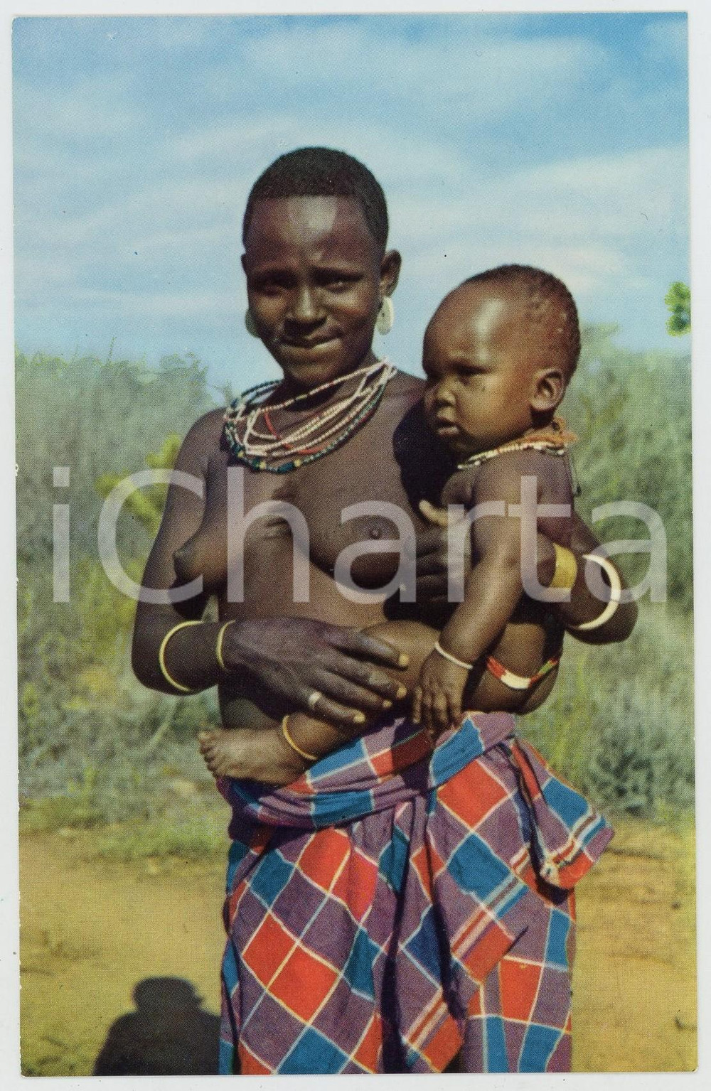 1970ca AFRICA M'Kamba woman ETHNIC NUDE Postcard FP NV  Cartolina postale d'epoca, non viaggiata.EDIZIONI: Sapra Studio, NairobiCONDIZIONI: GFORMATO: FG    originale e autentica 1