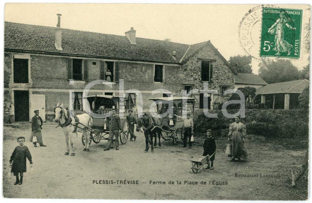 1912 LE PLESSIS - TRÃ‰VISE Ferme de la Place de l'Eglise - Carte postale FP VG  Cartolina d'epoca,  viaggiata.  FAIR/discreto Lievi smussature agli angoli FORMATO: FP originale e autentica 1