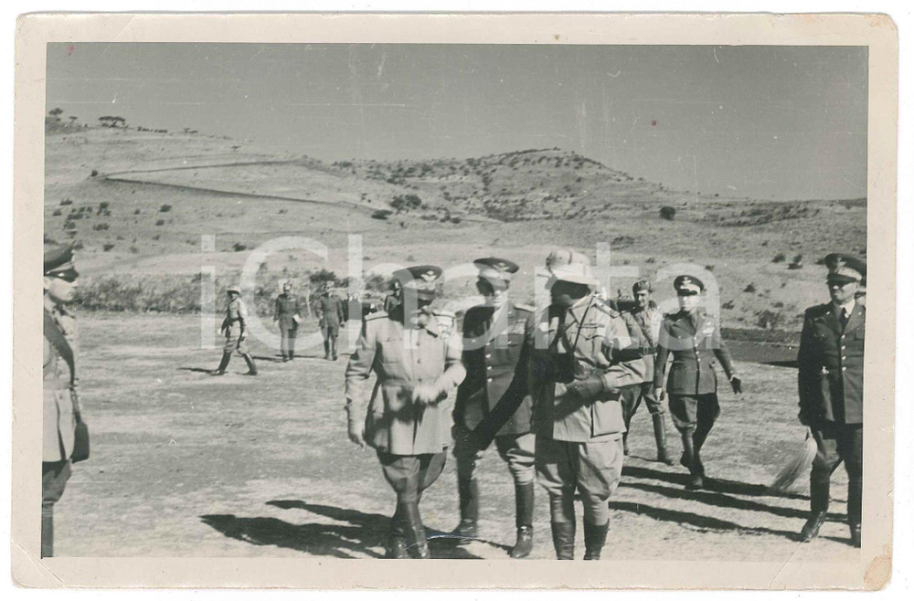1939 AOI SOMALIA (?) Gen. Attilio TERUZZI in visita - Fotografia 17x11 cm  Fotografia d'epoca. POOR/danneggiato piegature angolari Formato: 17x11 cm originale e autentica 1