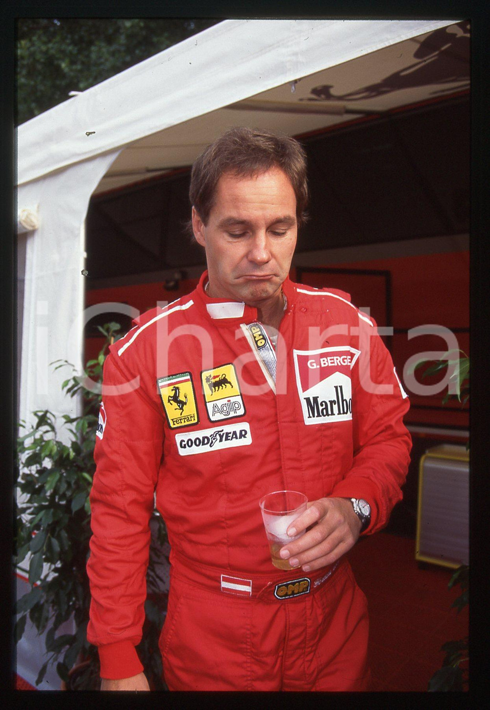 Gerhard BERGER - F1 Pilota scuderia FERRARI - 1995 ca 35 mm vintage slide 95 Diapositiva d'epoca, in formato 35 mm.CONDIZIONI: GOODE' severamente vietata la riproduzione. Tutti i diritti sono riservati.ICharta mette in vendita, sul negozio eBay e in esclusiva sul sito "icharta" il proprio archivio composto da numerose diapositive e negativi fotografici d'epoca, tutti originali e autentici, che attraversano la storia del costume italiano tra gli la fine degli anni Sessanta e Novanta.Si tratta di uno sguardo inedito sull'attualità, la politica, la vita quotidiana, il gossip e la cultura, che fotografa il cambiamento della nazione in quest'ultimo scorcio del XX secolo. Un'occasione unica per il mercato del collezionismo, che vede finalmente disponibile un archivio eccezionale per vastità, tematiche e condizioni, in un settore (il negativo fotografico e la diapositiva) di assoluta novità e dalle interessanti prospettive di investimento.  GOOD/buono   originale e autentica 1