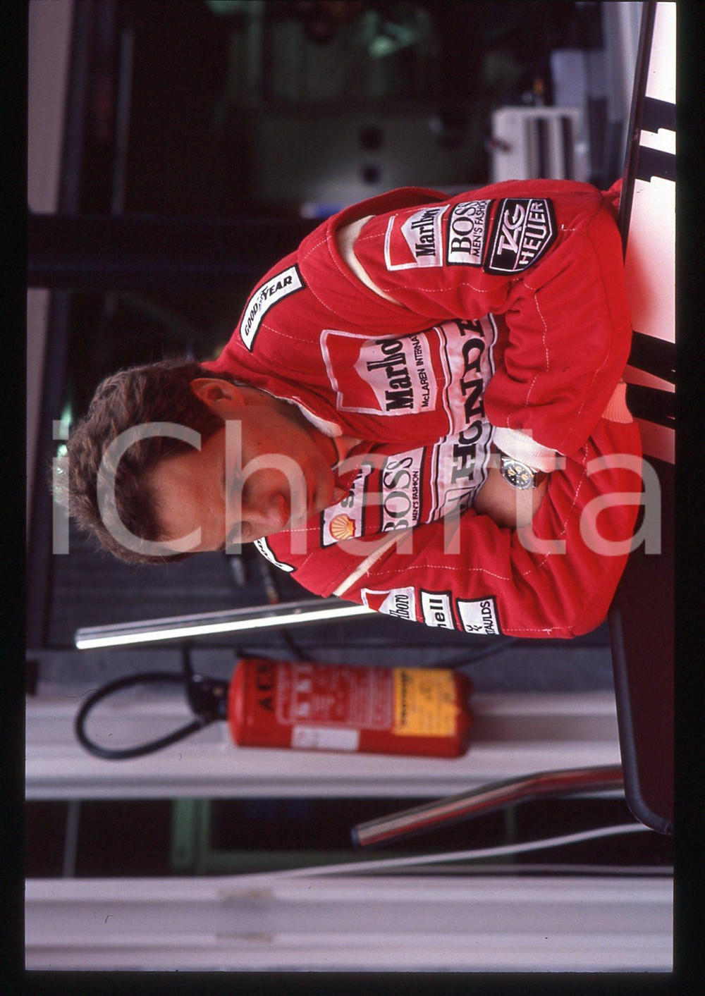Gerhard BERGER - F1 Pilota scuderia MCLAREN - 1990 ca 35 mm vintage slide 4 Diapositiva d'epoca, in formato 35 mm.CONDIZIONI: GOODE' severamente vietata la riproduzione. Tutti i diritti sono riservati.ICharta mette in vendita, sul negozio eBay e in esclusiva sul sito "icharta" il proprio archivio composto da numerose diapositive e negativi fotografici d'epoca, tutti originali e autentici, che attraversano la storia del costume italiano tra gli la fine degli anni Sessanta e Novanta.Si tratta di uno sguardo inedito sull'attualità, la politica, la vita quotidiana, il gossip e la cultura, che fotografa il cambiamento della nazione in quest'ultimo scorcio del XX secolo. Un'occasione unica per il mercato del collezionismo, che vede finalmente disponibile un archivio eccezionale per vastità, tematiche e condizioni, in un settore (il negativo fotografico e la diapositiva) di assoluta novità e dalle interessanti prospettive di investimento.  GOOD/buono   originale e autentica 1
