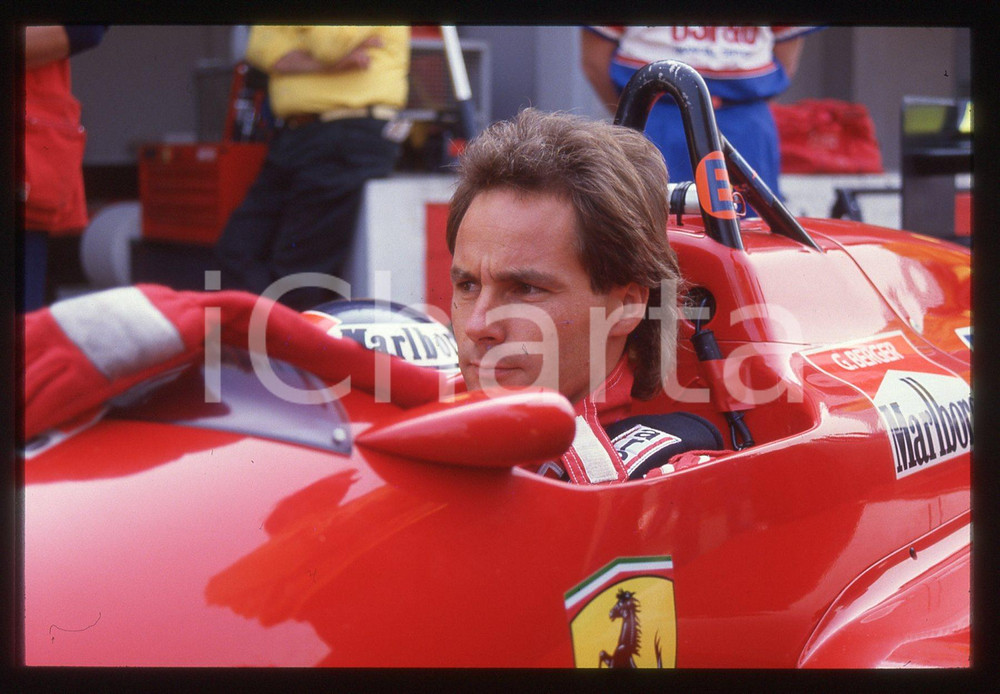 Gerhard BERGER - F1 Pilota scuderia FERRARI - 1995 ca 35 mm vintage slide 115 Diapositiva d'epoca, in formato 35 mm.CONDIZIONI: GOODE' severamente vietata la riproduzione. Tutti i diritti sono riservati.ICharta mette in vendita, sul negozio eBay e in esclusiva sul sito "icharta" il proprio archivio composto da numerose diapositive e negativi fotografici d'epoca, tutti originali e autentici, che attraversano la storia del costume italiano tra gli la fine degli anni Sessanta e Novanta.Si tratta di uno sguardo inedito sull'attualità, la politica, la vita quotidiana, il gossip e la cultura, che fotografa il cambiamento della nazione in quest'ultimo scorcio del XX secolo. Un'occasione unica per il mercato del collezionismo, che vede finalmente disponibile un archivio eccezionale per vastità, tematiche e condizioni, in un settore (il negativo fotografico e la diapositiva) di assoluta novità e dalle interessanti prospettive di investimento.  GOOD/buono   originale e autentica 1