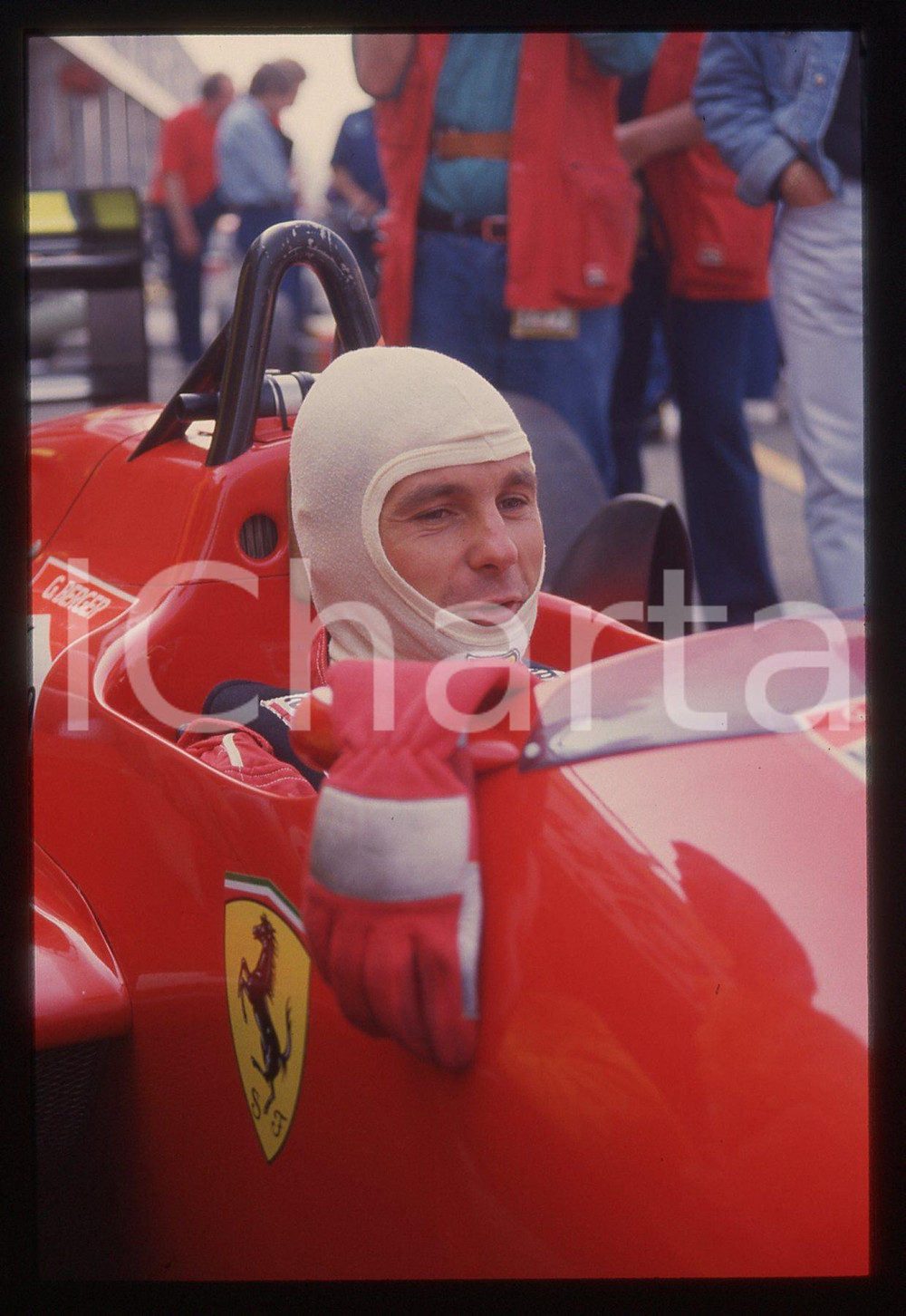 Gerhard BERGER - F1 Pilota scuderia FERRARI - 1995 ca 35 mm vintage slide 117 Diapositiva d'epoca, in formato 35 mm.CONDIZIONI: GOODE' severamente vietata la riproduzione. Tutti i diritti sono riservati. ICharta mette in vendita, sul negozio eBay e in esclusiva sul sito "icharta" il proprio archivio composto da numerose diapositive e negativi fotografici d'epoca, tutti originali e autentici, che attraversano la storia del costume italiano tra gli la fine degli anni Sessanta e Novanta.Si tratta di uno sguardo inedito sull'attualità, la politica, la vita quotidiana, il gossip e la cultura, che fotografa il cambiamento della nazione in quest'ultimo scorcio del XX secolo. Un'occasione unica per il mercato del collezionismo, che vede finalmente disponibile un archivio eccezionale per vastità, tematiche e condizioni, in un settore (il negativo fotografico e la diapositiva) di assoluta novità e dalle interessanti prospettive di investimento.  GOOD/buono   originale e autentica 1
