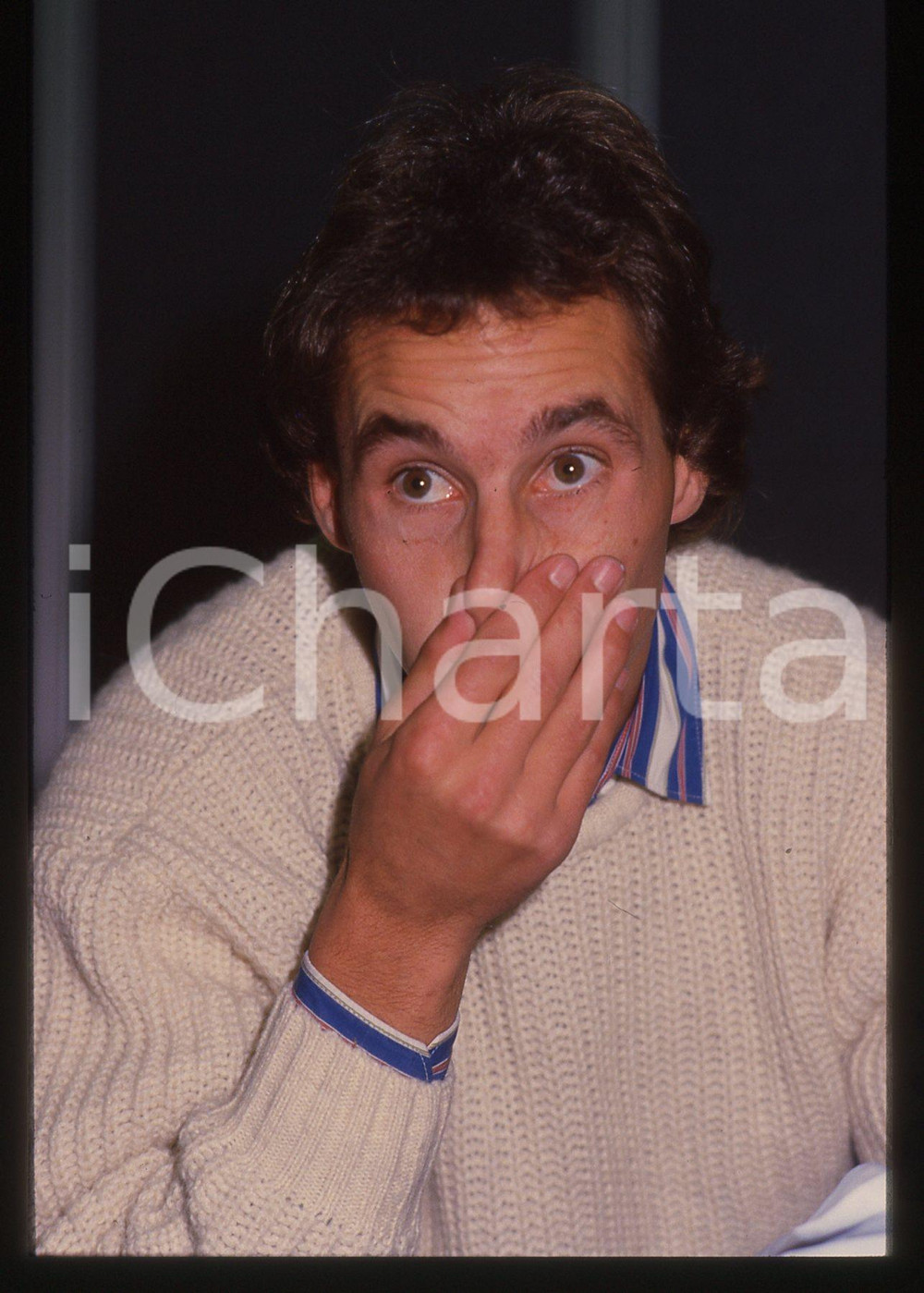 Gerhard BERGER - F1 Pilota scuderia FERRARI - 1995 ca 35 mm vintage slide 124 Diapositiva d'epoca, in formato 35 mm.CONDIZIONI: GOODE' severamente vietata la riproduzione. Tutti i diritti sono riservati. ICharta mette in vendita, sul negozio eBay e in esclusiva sul sito "icharta" il proprio archivio composto da numerose diapositive e negativi fotografici d'epoca, tutti originali e autentici, che attraversano la storia del costume italiano tra gli la fine degli anni Sessanta e Novanta.Si tratta di uno sguardo inedito sull'attualità, la politica, la vita quotidiana, il gossip e la cultura, che fotografa il cambiamento della nazione in quest'ultimo scorcio del XX secolo. Un'occasione unica per il mercato del collezionismo, che vede finalmente disponibile un archivio eccezionale per vastità, tematiche e condizioni, in un settore (il negativo fotografico e la diapositiva) di assoluta novità e dalle interessanti prospettive di investimento.  GOOD/buono   originale e autentica 1