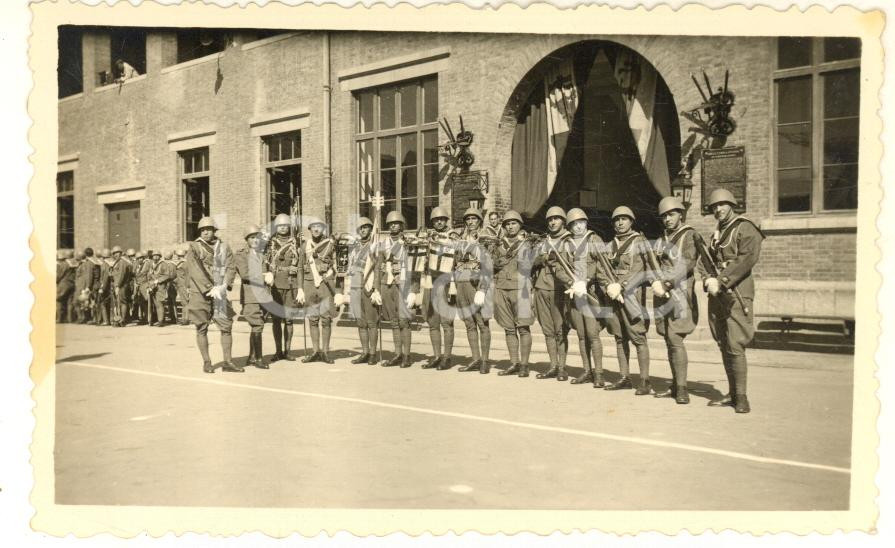 1935 ca CINA TIENTSIN Caserma "Carlotto" - Leoni di SAN MARCO (1) Foto 11x9 Fotografia d'epoca.CONDIZIONI: G FORMATO: 11x9 cm    originale e autentica 1