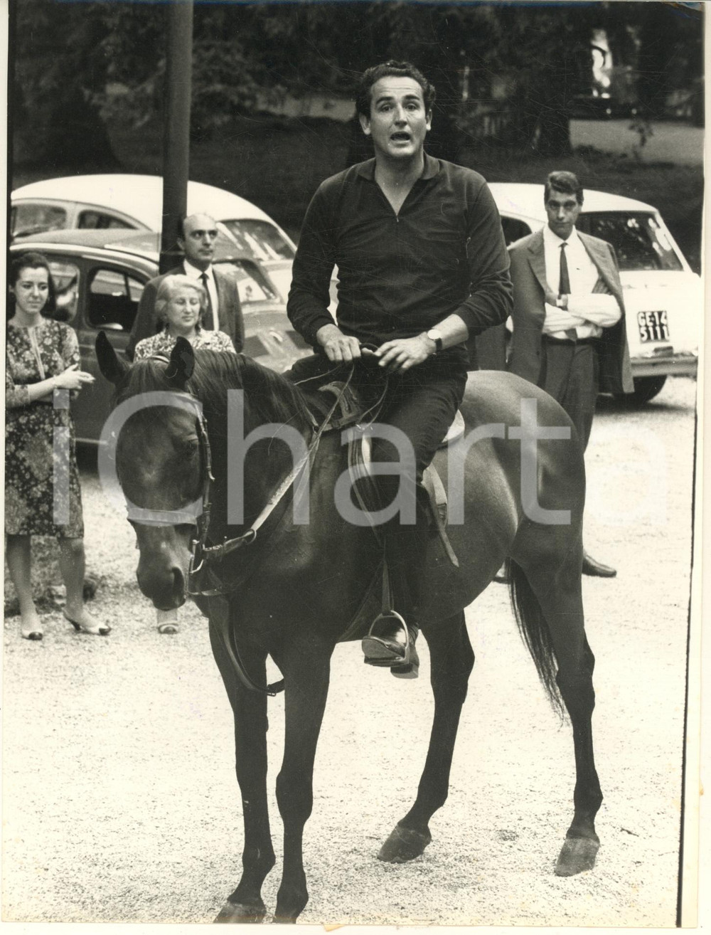 Fotografia d epoca originale 1966 PREMIO SALICE TERME Vittorio GASSMAN vince un cavallo  Foto 18x24 cm 1