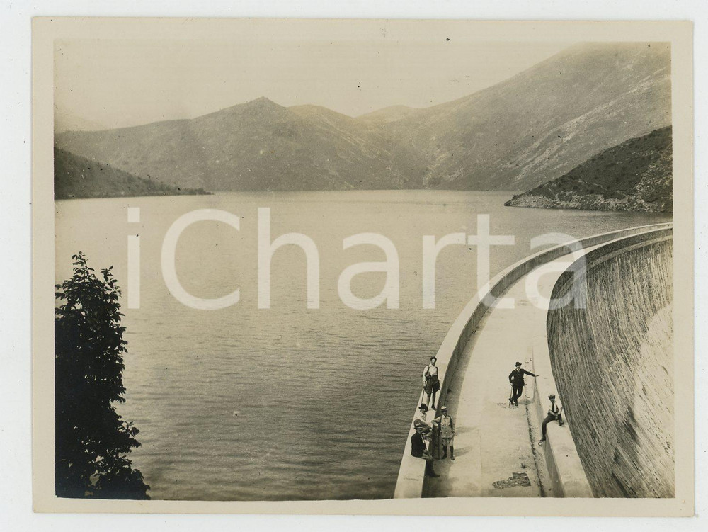 1920 ca LOMBARDIA Gruppo Escursionisti VOGHERA - Gita al lago di montagna *Foto Fotografia d'epoca. FAIR/discreto Lievi smussature angolari e piccoli segni Formato: 12 x 9 cm originale e autentica 1