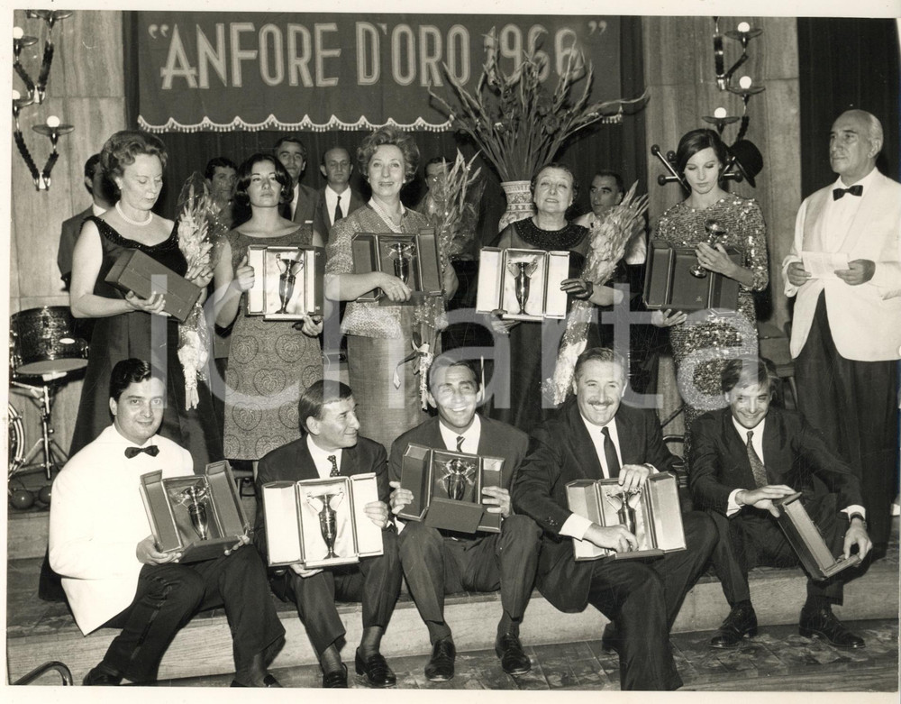 Fotografia d epoca originale 1966 CHIANCIANO TERME Premio Anfore d oro  Walter CHIARI Renato RASCEL Foto 1