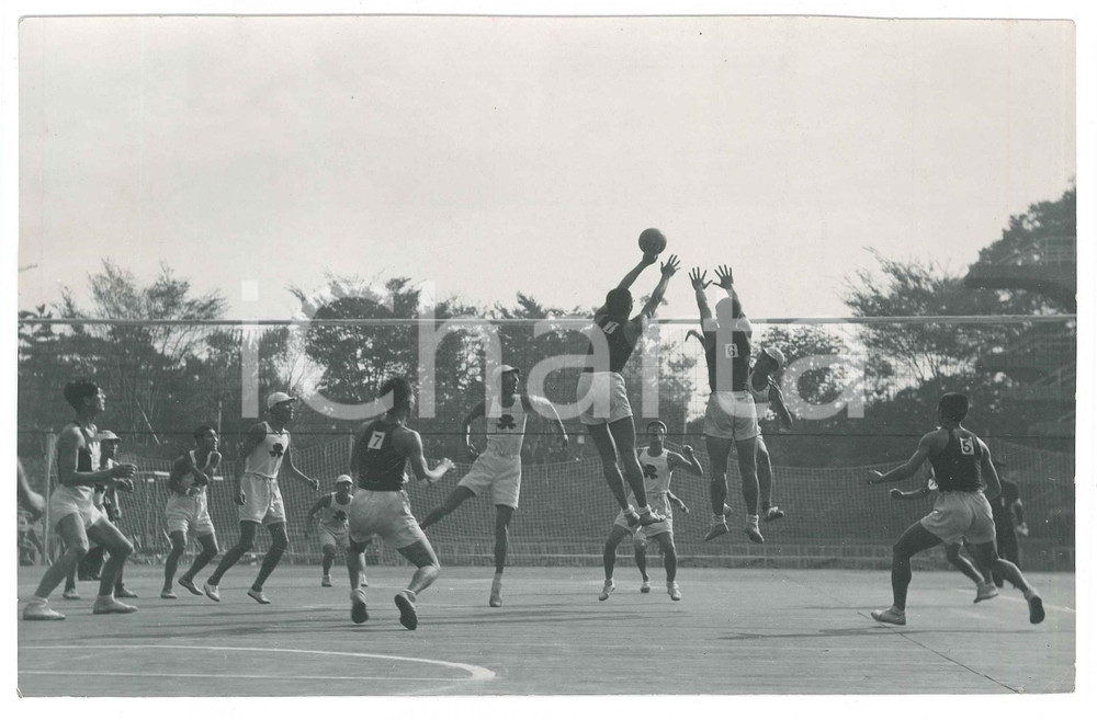 1940 ca JAPAN - SPORT - Men's volleyball match - Photo 22x15 cm Fotografia d'epoca.  FAIR/discreto piegature angolari Formato: 22x15 cm originale e autentica 1