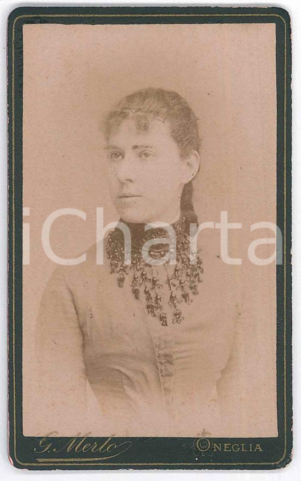 1880 ca ONEGLIA Ritratto femminile - Foto G. MERLO - CDV Fotografia d'epoca, montata su cartoncino rigido. FAIR/discreto Lievi smussature agli angoli Formato: 6x10 cm originale e autentica 1