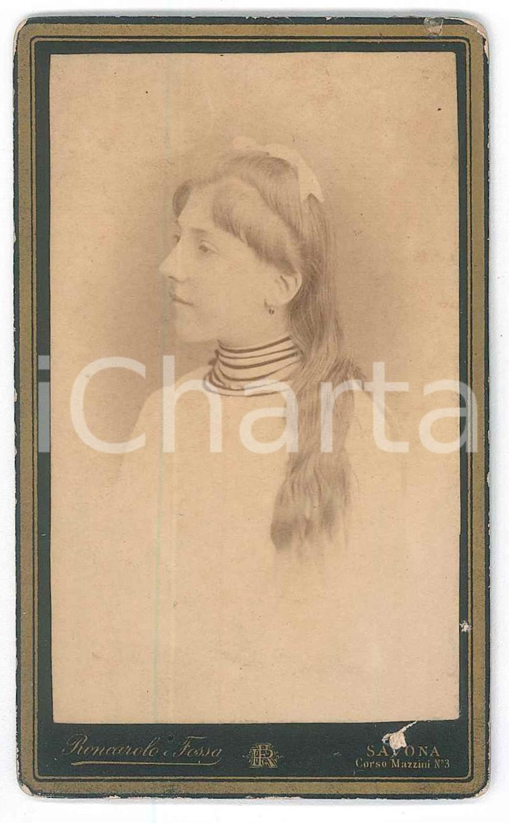 1880 ca SAVONA Giovane donna con i capelli lunghi - Foto RONCAROLO e FOSSA CDV  Fotografia d'epoca, montata su cartoncino rigido. FAIR/discreto piccole abrasioni Formato: 6x10 cm originale e autentica 1