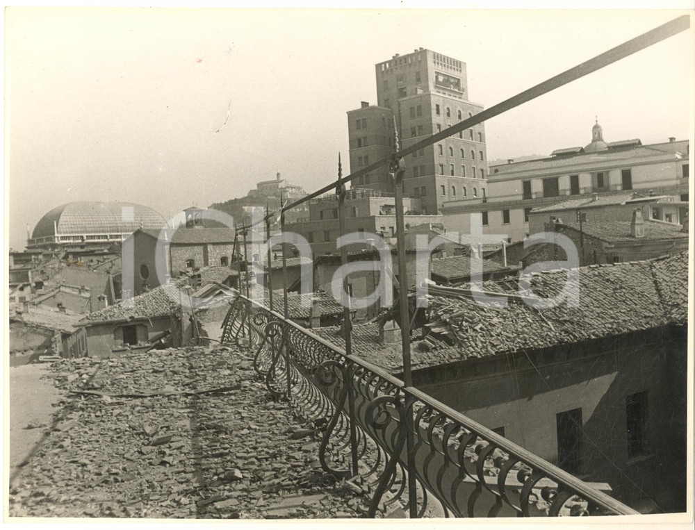 1945 WW2 BRESCIA - Bombardamenti - Veduta aerea e Torrione  *Foto  Fotografia d'epoca.  GOOD/buono ma difetti di stampa Formato: 24x18 cm originale e autentica 1