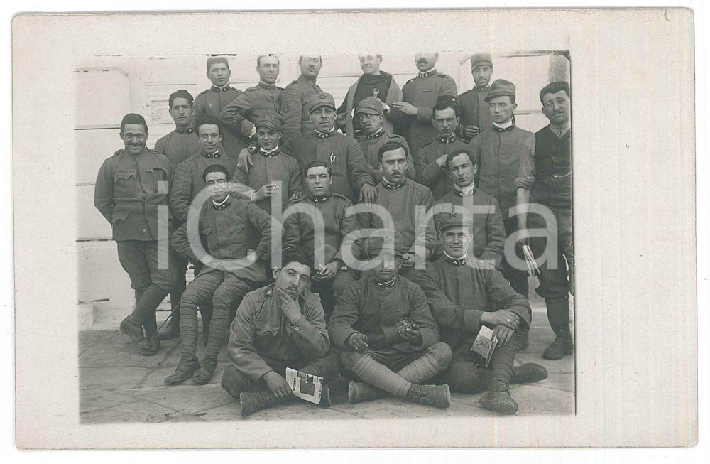 1918 Area di TRIESTE - Regio Esercito - Gruppo di soldati (2) Foto 14x9 cm Fotografia originale d'epoca, in formato cartolina postale. GOOD/buono  Formato: 14x9 cm originale e autentica 1
