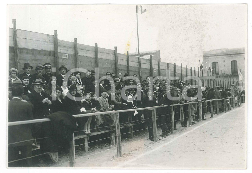 1930 ca ENNA Folla in una tribuna - Fotografia CHIARAMONTE 17x12 cm